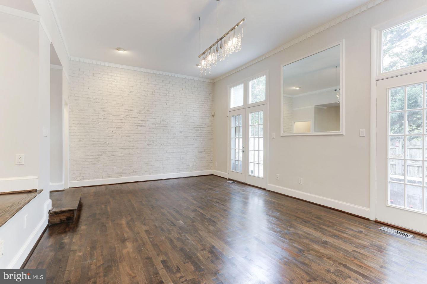 8504 JEFFERSONIAN CT, VIENNA, Virginia 22182, 4 Bedrooms Bedrooms, ,3 BathroomsBathrooms,Residential,For sale,8504 JEFFERSONIAN CT,VAFX2242020 MLS # VAFX2242020