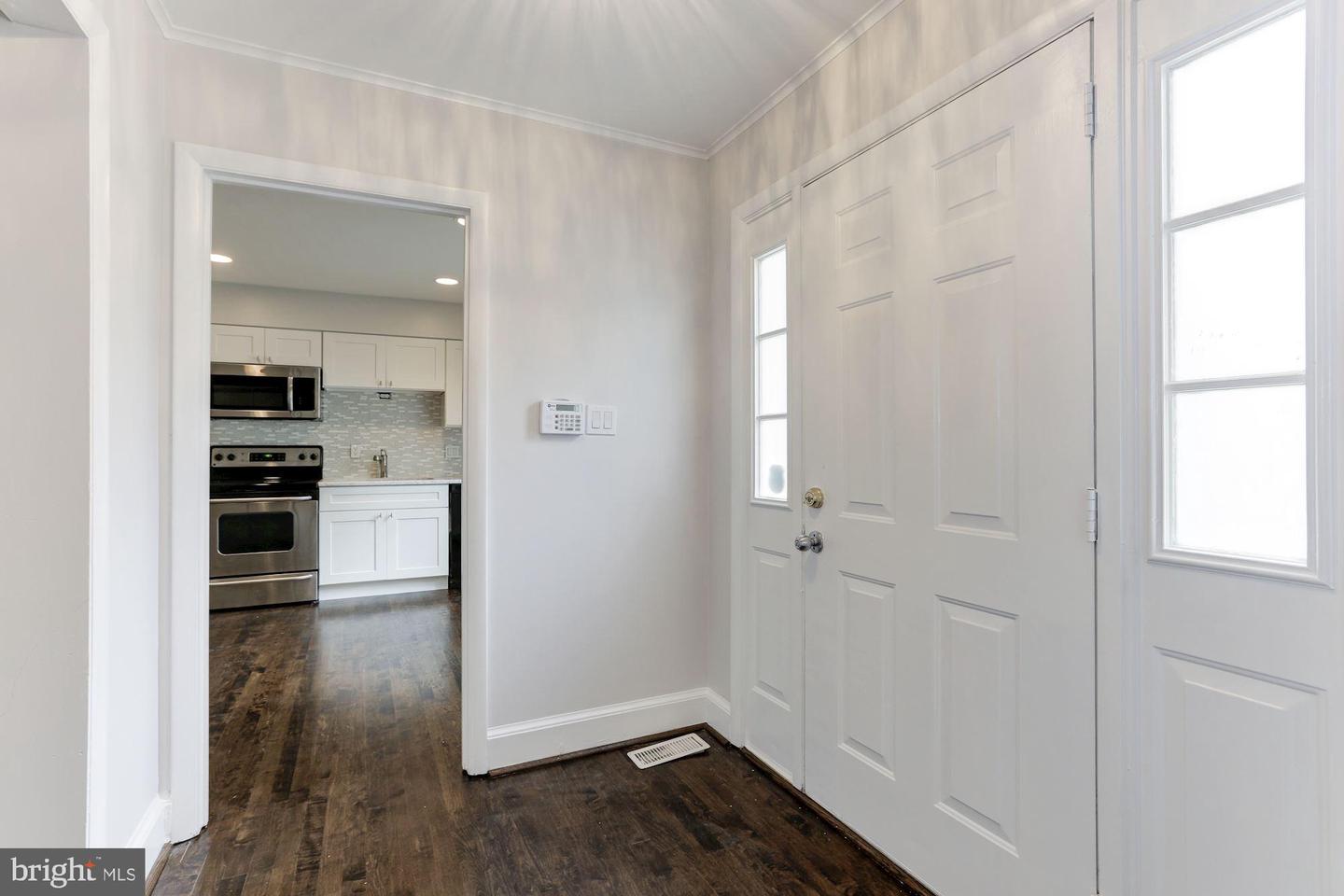 8504 JEFFERSONIAN CT, VIENNA, Virginia 22182, 4 Bedrooms Bedrooms, ,3 BathroomsBathrooms,Residential,For sale,8504 JEFFERSONIAN CT,VAFX2242020 MLS # VAFX2242020