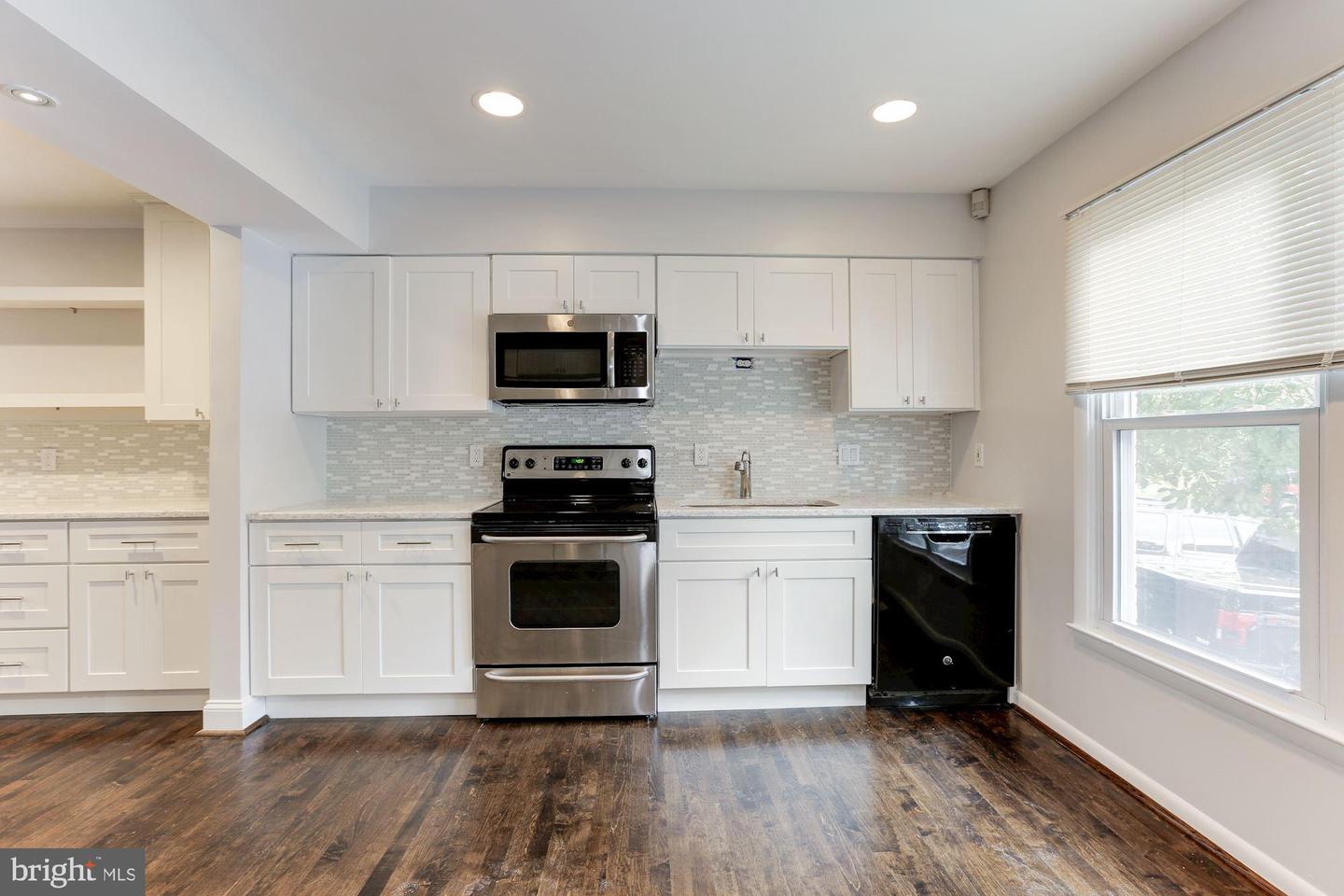 8504 JEFFERSONIAN CT, VIENNA, Virginia 22182, 4 Bedrooms Bedrooms, ,3 BathroomsBathrooms,Residential,For sale,8504 JEFFERSONIAN CT,VAFX2242020 MLS # VAFX2242020