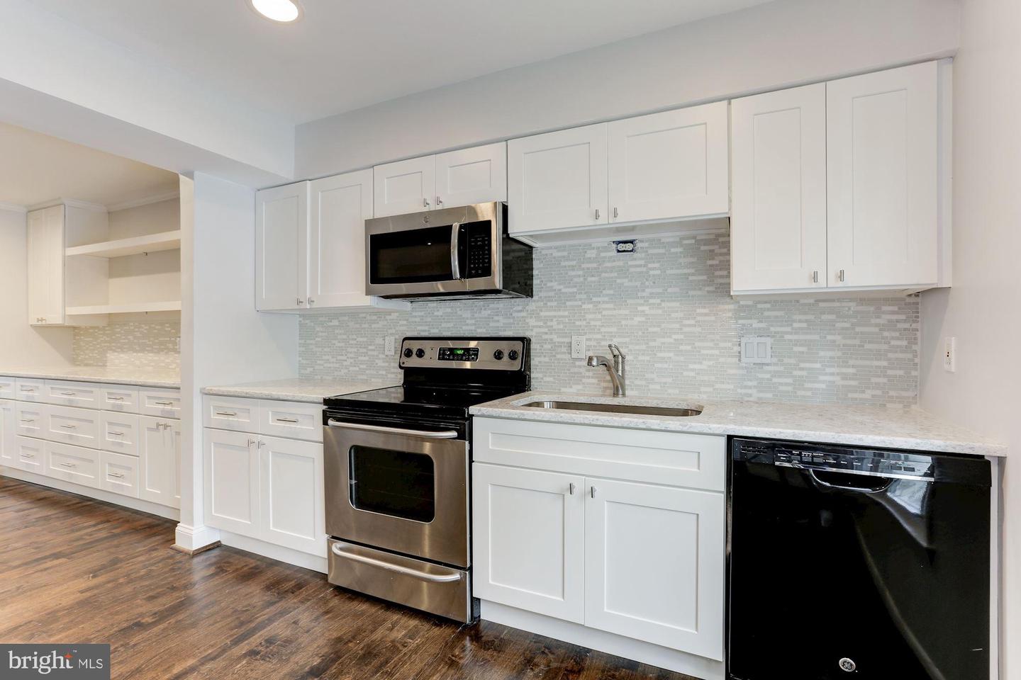 8504 JEFFERSONIAN CT, VIENNA, Virginia 22182, 4 Bedrooms Bedrooms, ,3 BathroomsBathrooms,Residential,For sale,8504 JEFFERSONIAN CT,VAFX2242020 MLS # VAFX2242020