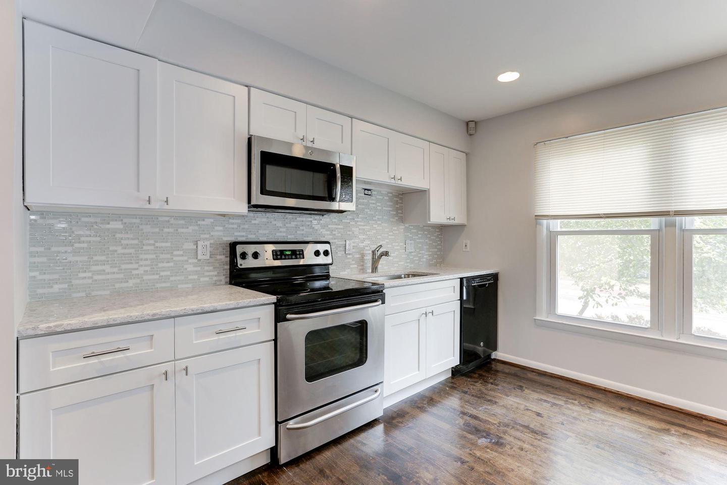 8504 JEFFERSONIAN CT, VIENNA, Virginia 22182, 4 Bedrooms Bedrooms, ,3 BathroomsBathrooms,Residential,For sale,8504 JEFFERSONIAN CT,VAFX2242020 MLS # VAFX2242020