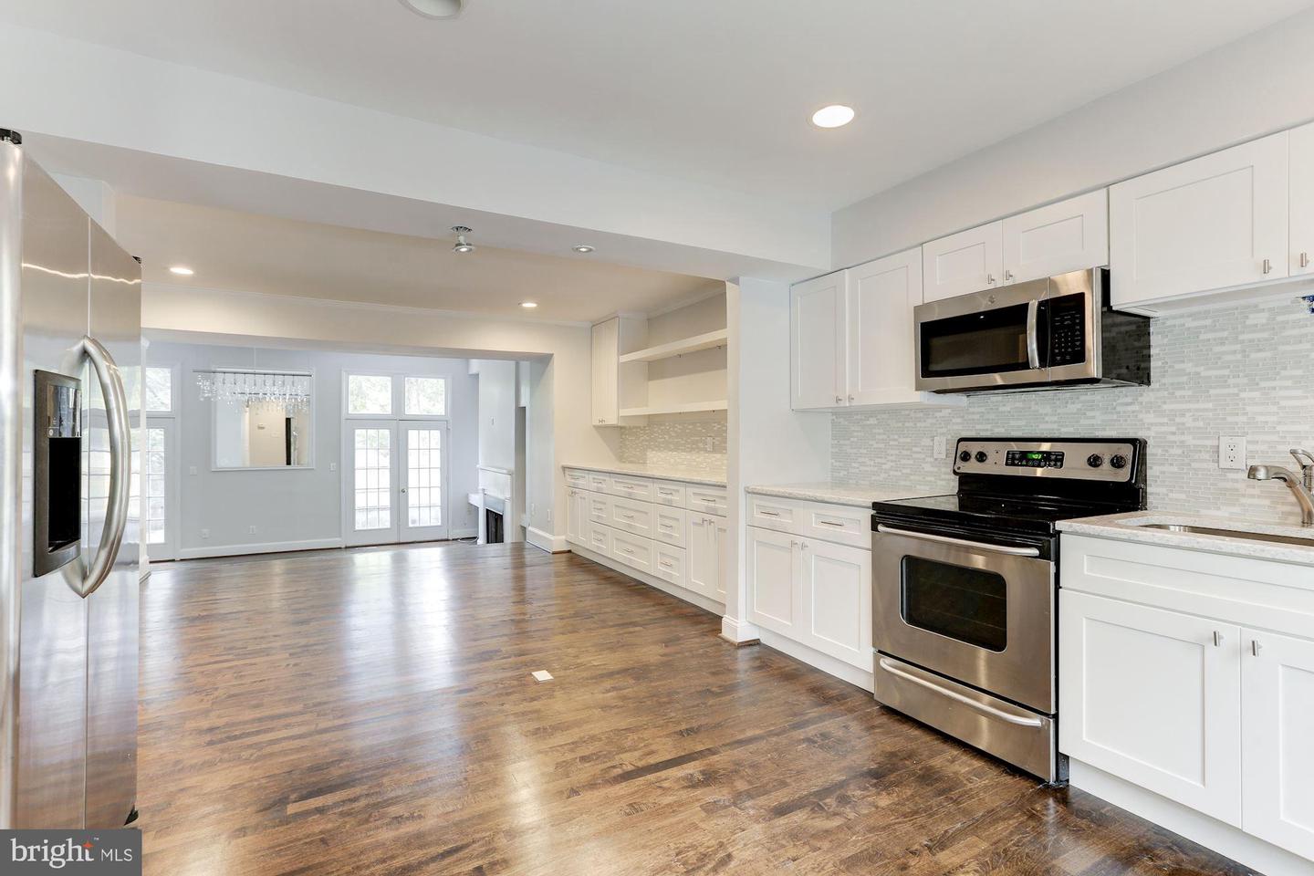 8504 JEFFERSONIAN CT, VIENNA, Virginia 22182, 4 Bedrooms Bedrooms, ,3 BathroomsBathrooms,Residential,For sale,8504 JEFFERSONIAN CT,VAFX2242020 MLS # VAFX2242020