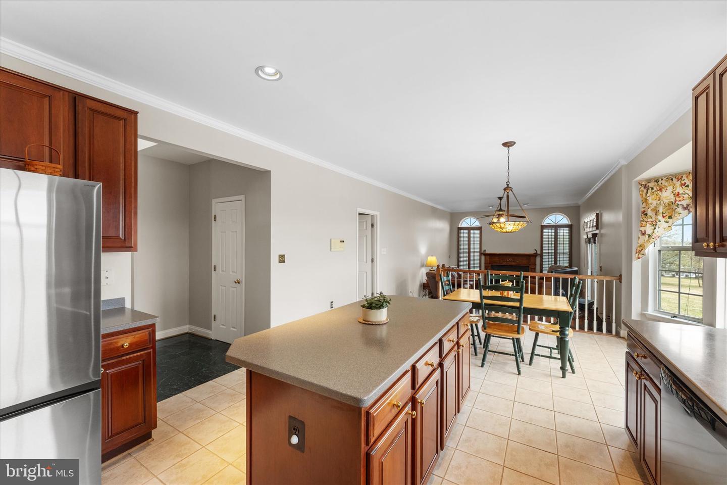 12479 SYCAMORE VISTA LN, LOVETTSVILLE, Virginia 20180, 5 Bedrooms Bedrooms, ,3 BathroomsBathrooms,Residential,For sale,12479 SYCAMORE VISTA LN,VALO2097312 MLS # VALO2097312