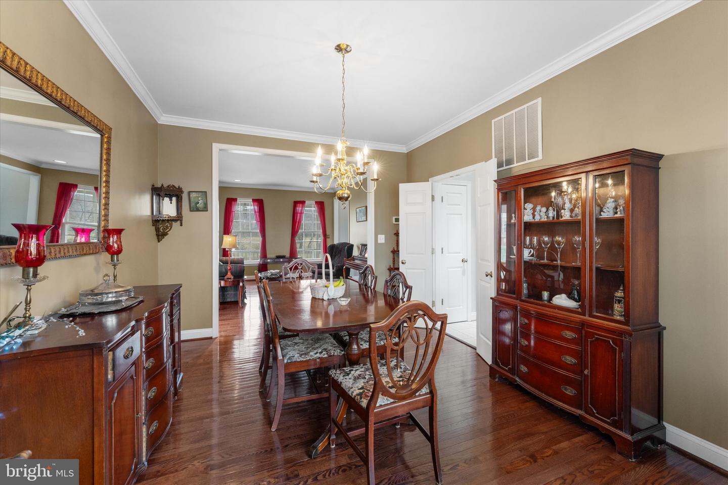 12479 SYCAMORE VISTA LN, LOVETTSVILLE, Virginia 20180, 5 Bedrooms Bedrooms, ,3 BathroomsBathrooms,Residential,For sale,12479 SYCAMORE VISTA LN,VALO2097312 MLS # VALO2097312
