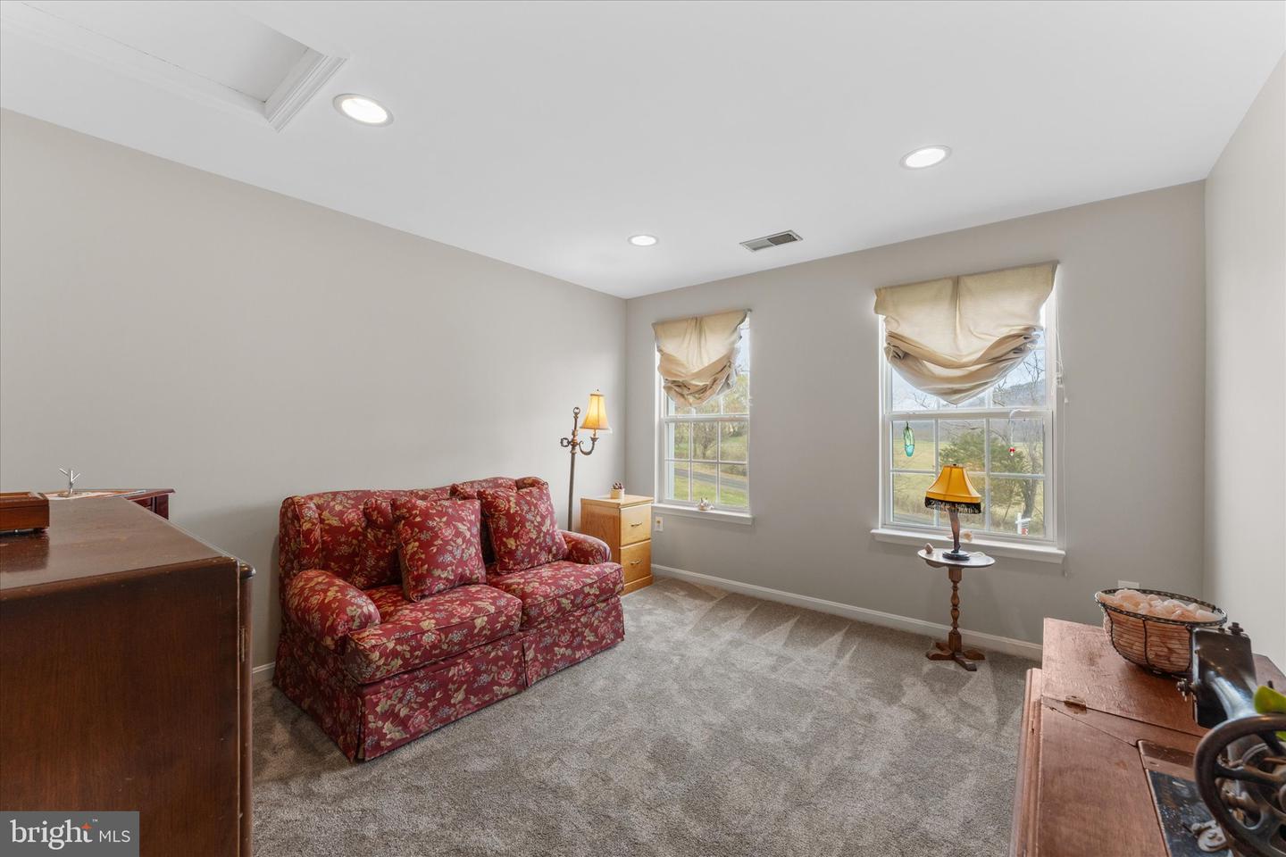 12479 SYCAMORE VISTA LN, LOVETTSVILLE, Virginia 20180, 5 Bedrooms Bedrooms, ,3 BathroomsBathrooms,Residential,For sale,12479 SYCAMORE VISTA LN,VALO2097312 MLS # VALO2097312