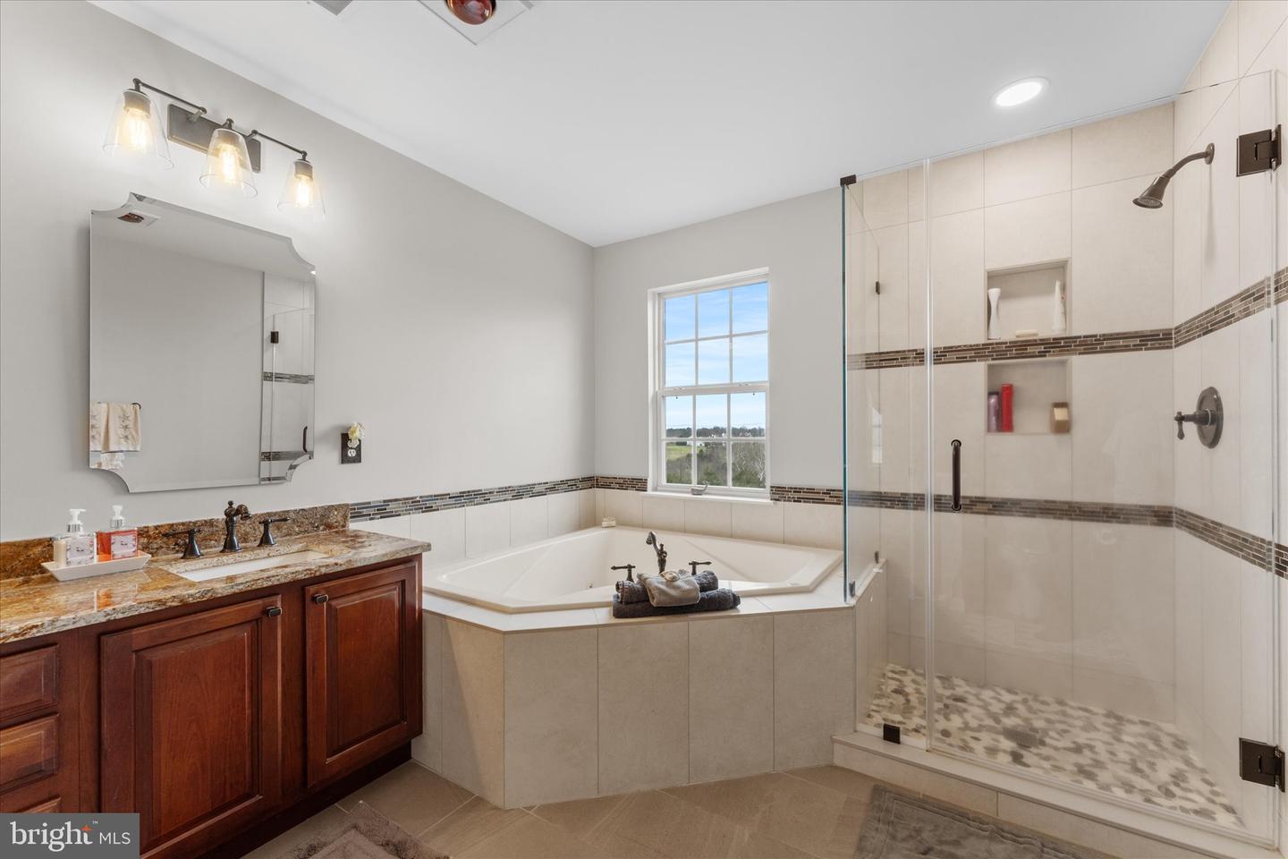 12479 SYCAMORE VISTA LN, LOVETTSVILLE, Virginia 20180, 5 Bedrooms Bedrooms, ,3 BathroomsBathrooms,Residential,For sale,12479 SYCAMORE VISTA LN,VALO2097312 MLS # VALO2097312