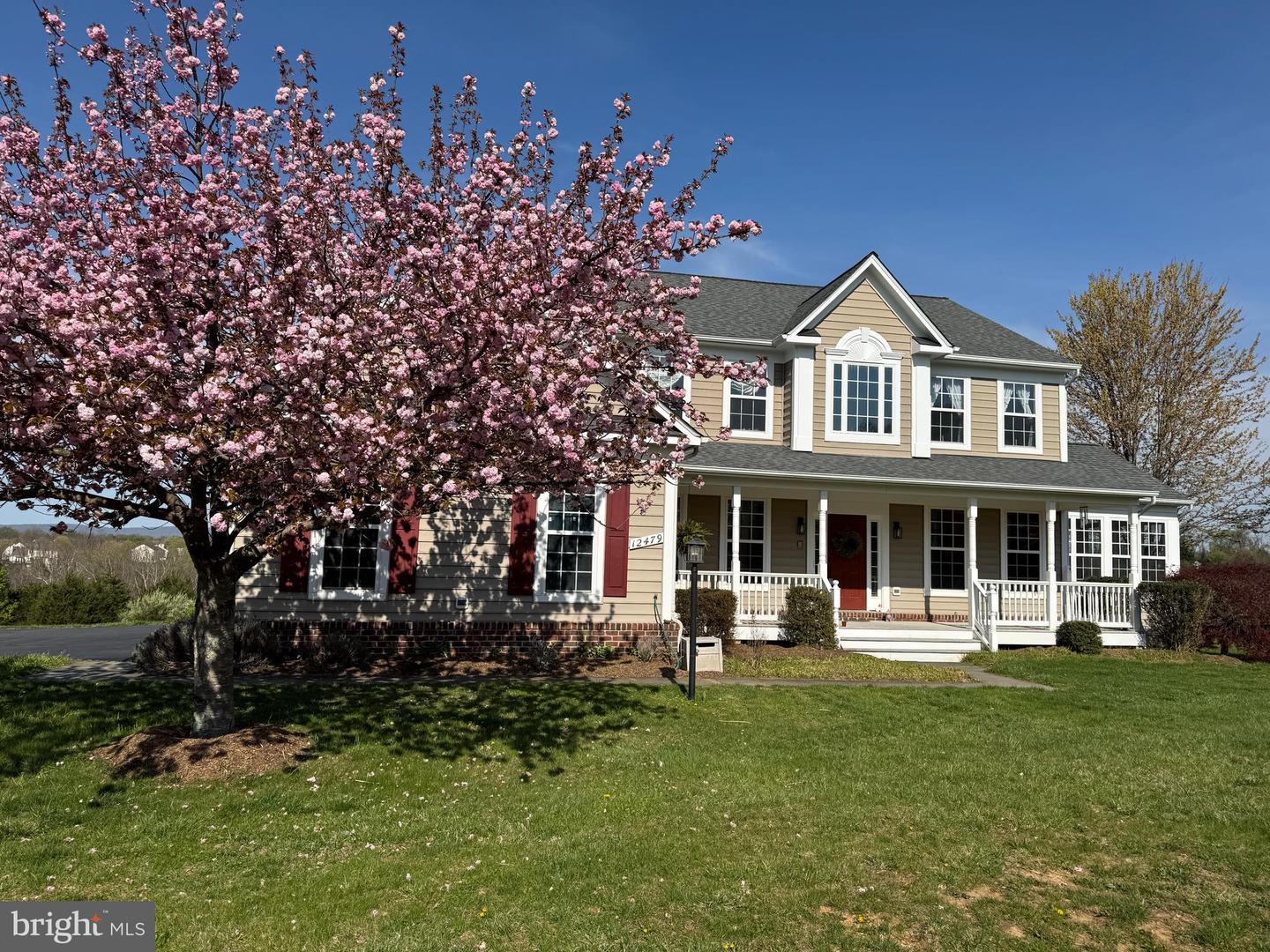 12479 SYCAMORE VISTA LN, LOVETTSVILLE, Virginia 20180, 5 Bedrooms Bedrooms, ,3 BathroomsBathrooms,Residential,For sale,12479 SYCAMORE VISTA LN,VALO2097312 MLS # VALO2097312