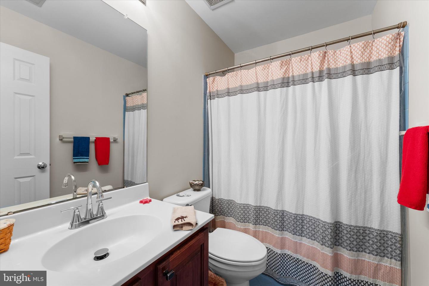 12479 SYCAMORE VISTA LN, LOVETTSVILLE, Virginia 20180, 5 Bedrooms Bedrooms, ,3 BathroomsBathrooms,Residential,For sale,12479 SYCAMORE VISTA LN,VALO2097312 MLS # VALO2097312