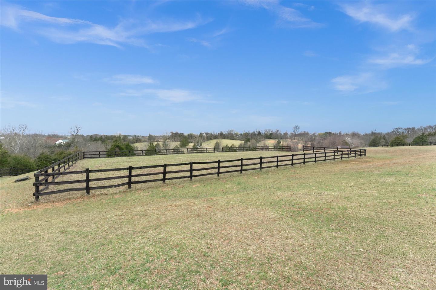 12479 SYCAMORE VISTA LN, LOVETTSVILLE, Virginia 20180, 5 Bedrooms Bedrooms, ,3 BathroomsBathrooms,Residential,For sale,12479 SYCAMORE VISTA LN,VALO2097312 MLS # VALO2097312