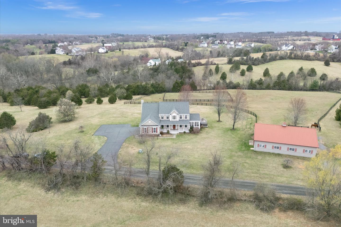 12479 SYCAMORE VISTA LN, LOVETTSVILLE, Virginia 20180, 5 Bedrooms Bedrooms, ,3 BathroomsBathrooms,Residential,For sale,12479 SYCAMORE VISTA LN,VALO2097312 MLS # VALO2097312