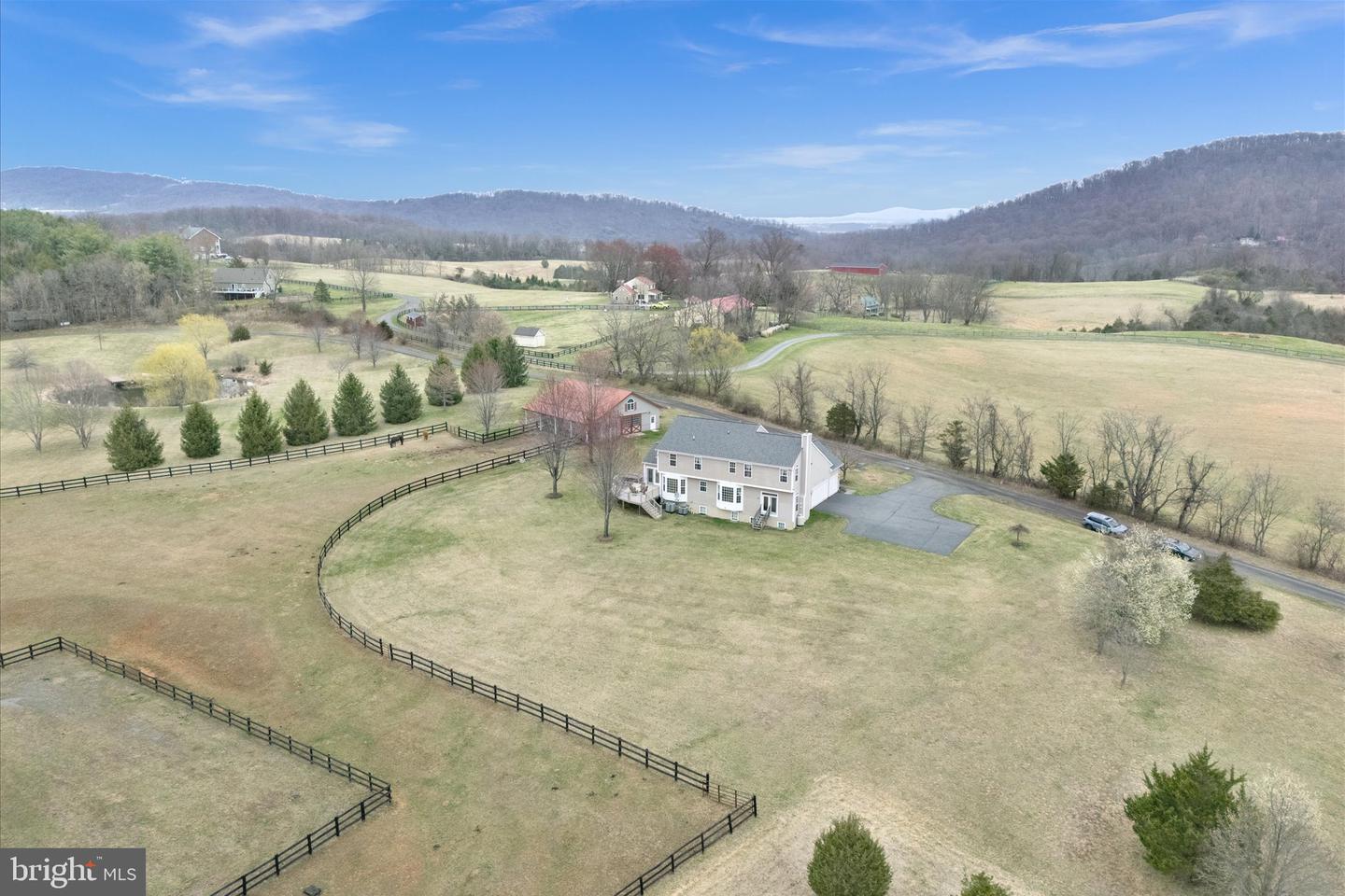 12479 SYCAMORE VISTA LN, LOVETTSVILLE, Virginia 20180, 5 Bedrooms Bedrooms, ,3 BathroomsBathrooms,Residential,For sale,12479 SYCAMORE VISTA LN,VALO2097312 MLS # VALO2097312