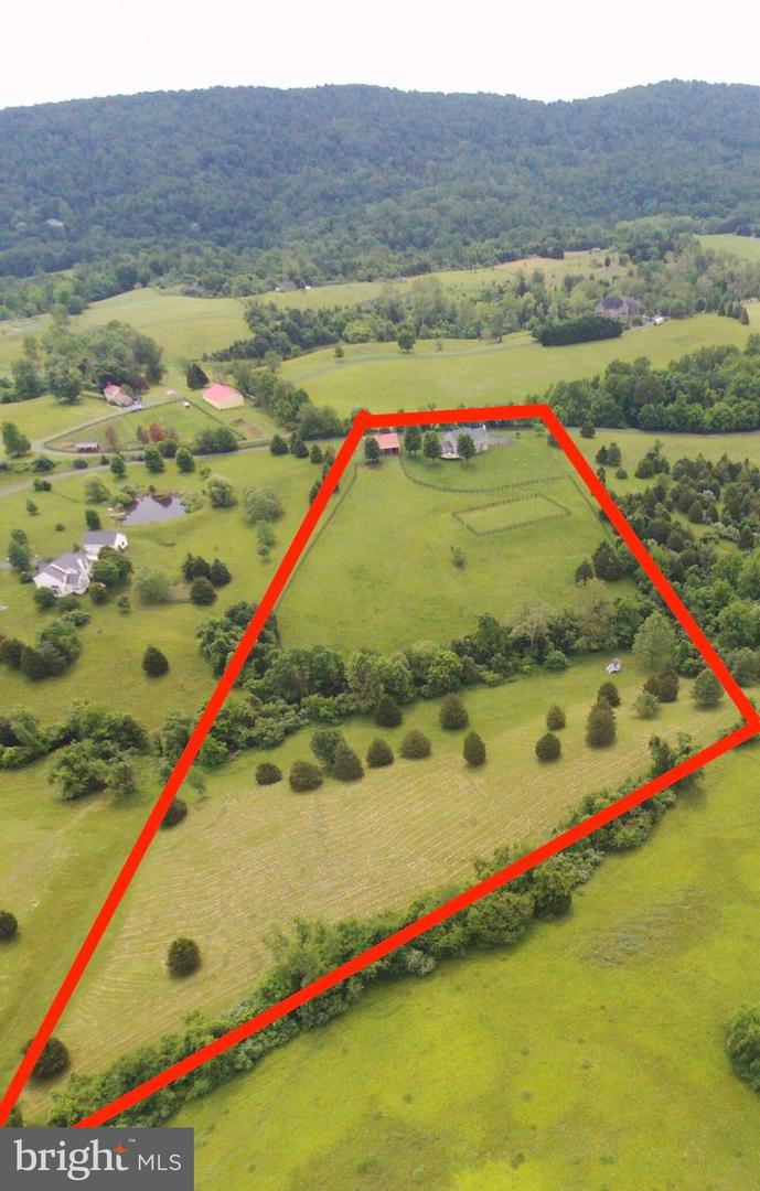 12479 SYCAMORE VISTA LN, LOVETTSVILLE, Virginia 20180, 5 Bedrooms Bedrooms, ,3 BathroomsBathrooms,Residential,For sale,12479 SYCAMORE VISTA LN,VALO2097312 MLS # VALO2097312