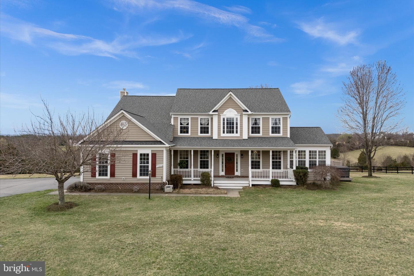 12479 SYCAMORE VISTA LN, LOVETTSVILLE, Virginia 20180, 5 Bedrooms Bedrooms, ,3 BathroomsBathrooms,Residential,For sale,12479 SYCAMORE VISTA LN,VALO2097312 MLS # VALO2097312