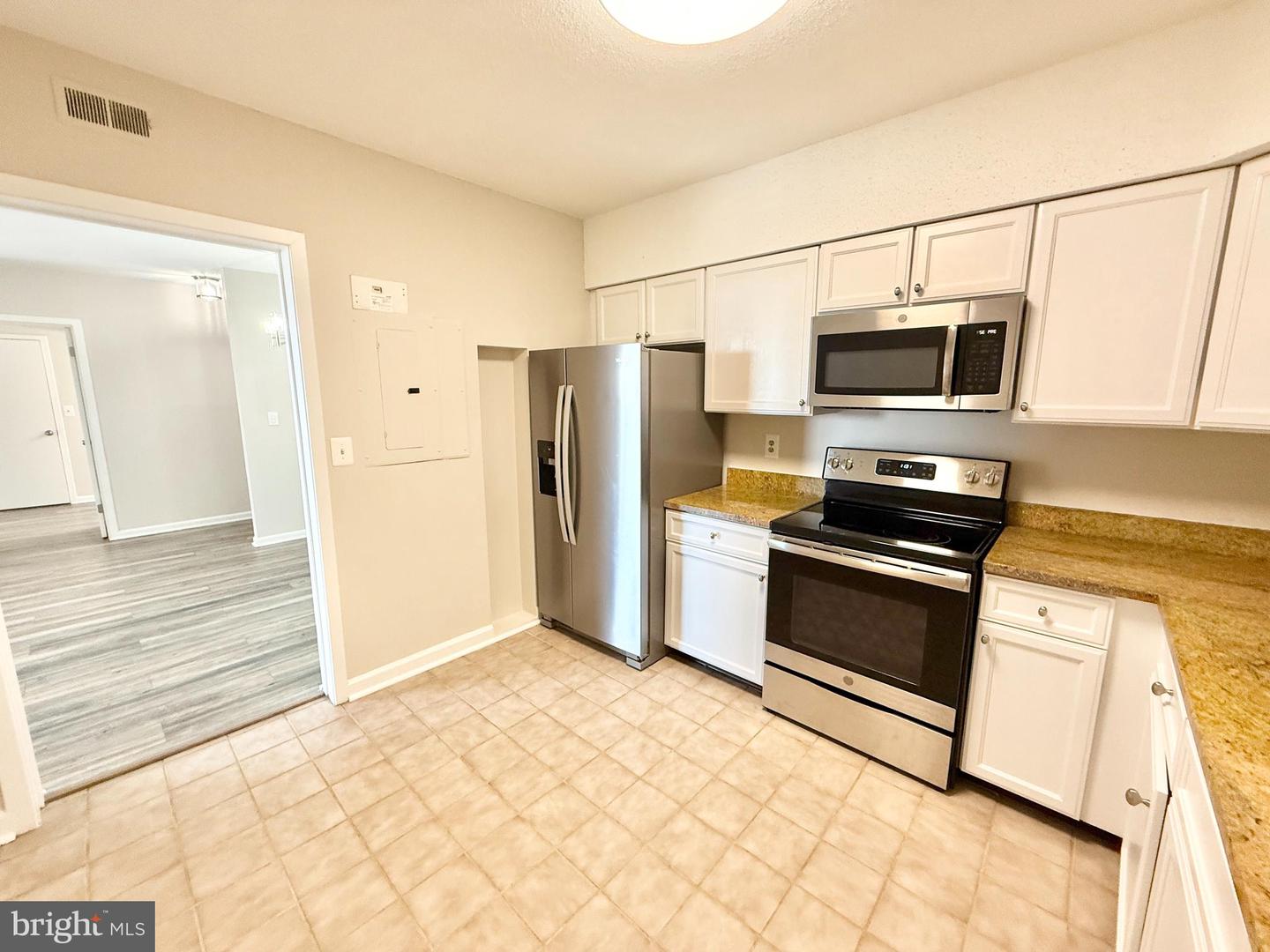 5505 SEMINARY RD #1516N, FALLS CHURCH, Virginia 22041, 2 Bedrooms Bedrooms, ,2 BathroomsBathrooms,Residential,For sale,5505 SEMINARY RD #1516N,VAFX2242080 MLS # VAFX2242080