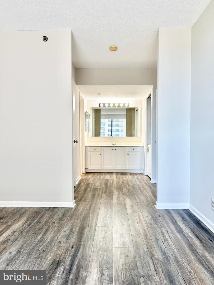 5505 SEMINARY RD #1516N, FALLS CHURCH, Virginia 22041, 2 Bedrooms Bedrooms, ,2 BathroomsBathrooms,Residential,For sale,5505 SEMINARY RD #1516N,VAFX2242080 MLS # VAFX2242080