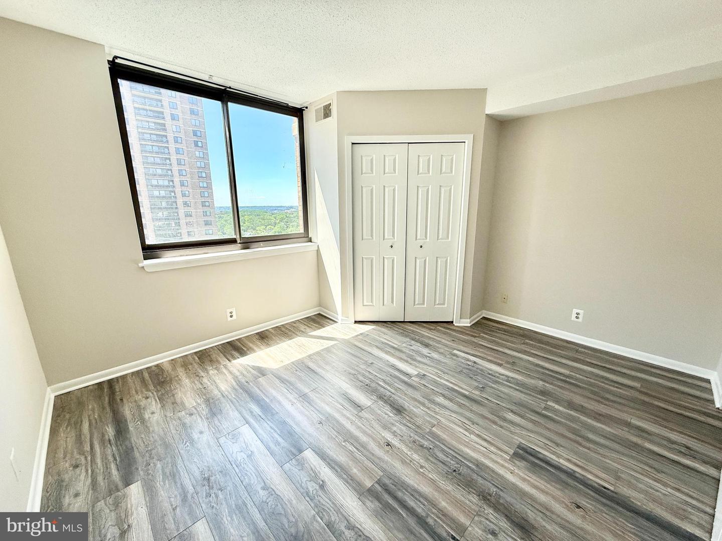 5505 SEMINARY RD #1516N, FALLS CHURCH, Virginia 22041, 2 Bedrooms Bedrooms, ,2 BathroomsBathrooms,Residential,For sale,5505 SEMINARY RD #1516N,VAFX2242080 MLS # VAFX2242080