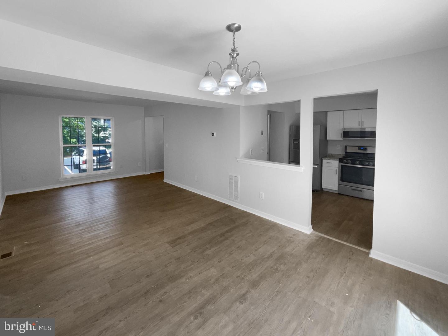 3252 TAYLOE CT, HERNDON, Virginia 20171, 3 Bedrooms Bedrooms, ,2 BathroomsBathrooms,Residential,For sale,3252 TAYLOE CT,VAFX2242206 MLS # VAFX2242206