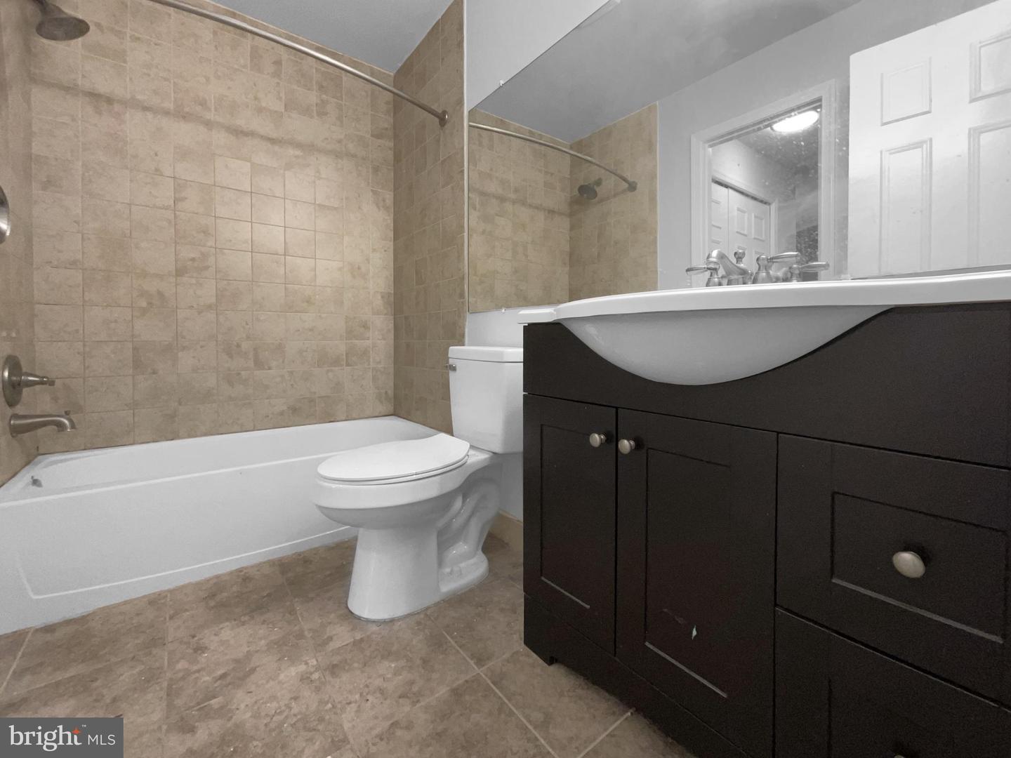 3252 TAYLOE CT, HERNDON, Virginia 20171, 3 Bedrooms Bedrooms, ,2 BathroomsBathrooms,Residential,For sale,3252 TAYLOE CT,VAFX2242206 MLS # VAFX2242206