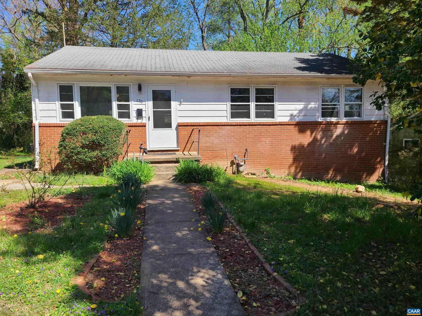 120 THOMAS DR, CHARLOTTESVILLE, Virginia 22911, 4 Bedrooms Bedrooms, ,3 BathroomsBathrooms,Residential,For sale,120 THOMAS DR,664739 MLS # 664739