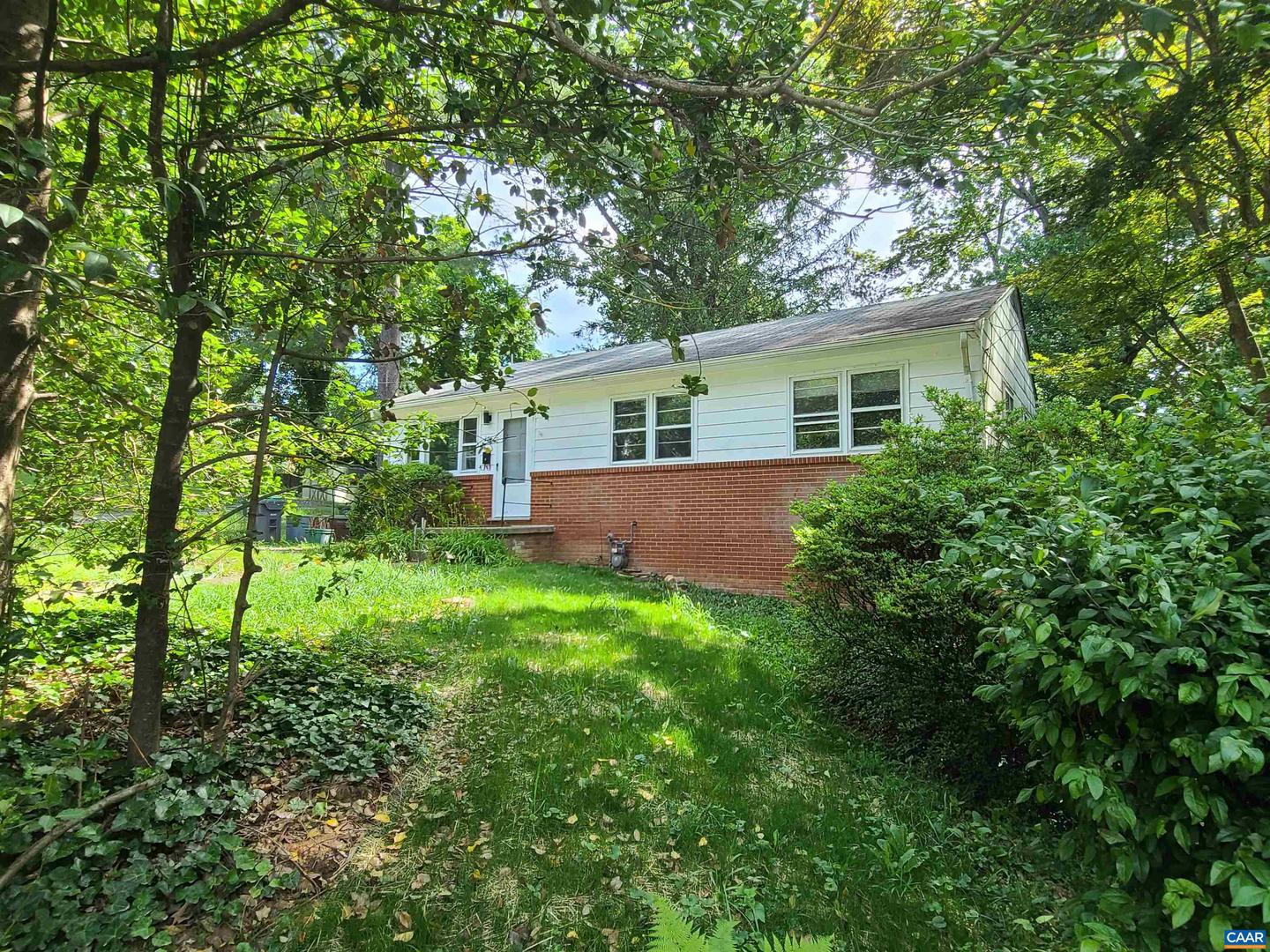 120 THOMAS DR, CHARLOTTESVILLE, Virginia 22911, 4 Bedrooms Bedrooms, ,3 BathroomsBathrooms,Residential,For sale,120 THOMAS DR,664739 MLS # 664739