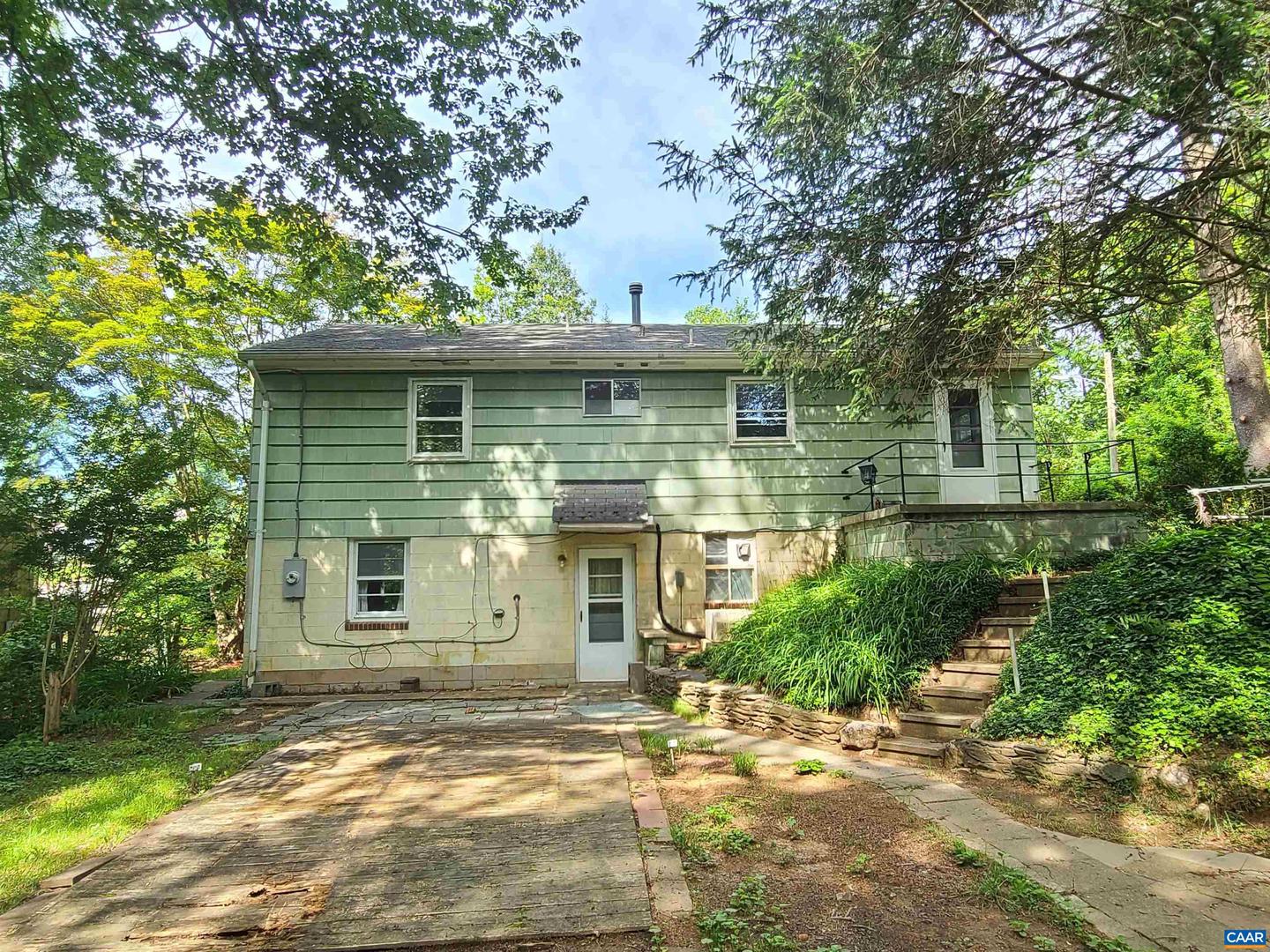 120 THOMAS DR, CHARLOTTESVILLE, Virginia 22911, 4 Bedrooms Bedrooms, ,3 BathroomsBathrooms,Residential,For sale,120 THOMAS DR,664739 MLS # 664739
