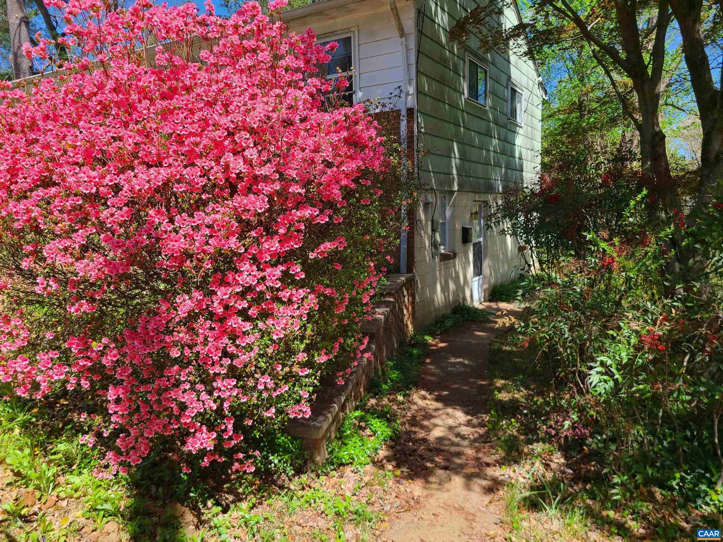 120 THOMAS DR, CHARLOTTESVILLE, Virginia 22911, 4 Bedrooms Bedrooms, ,3 BathroomsBathrooms,Residential,For sale,120 THOMAS DR,664739 MLS # 664739
