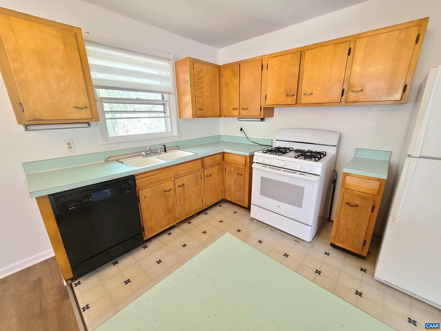 120 THOMAS DR, CHARLOTTESVILLE, Virginia 22911, 4 Bedrooms Bedrooms, ,3 BathroomsBathrooms,Residential,For sale,120 THOMAS DR,664739 MLS # 664739