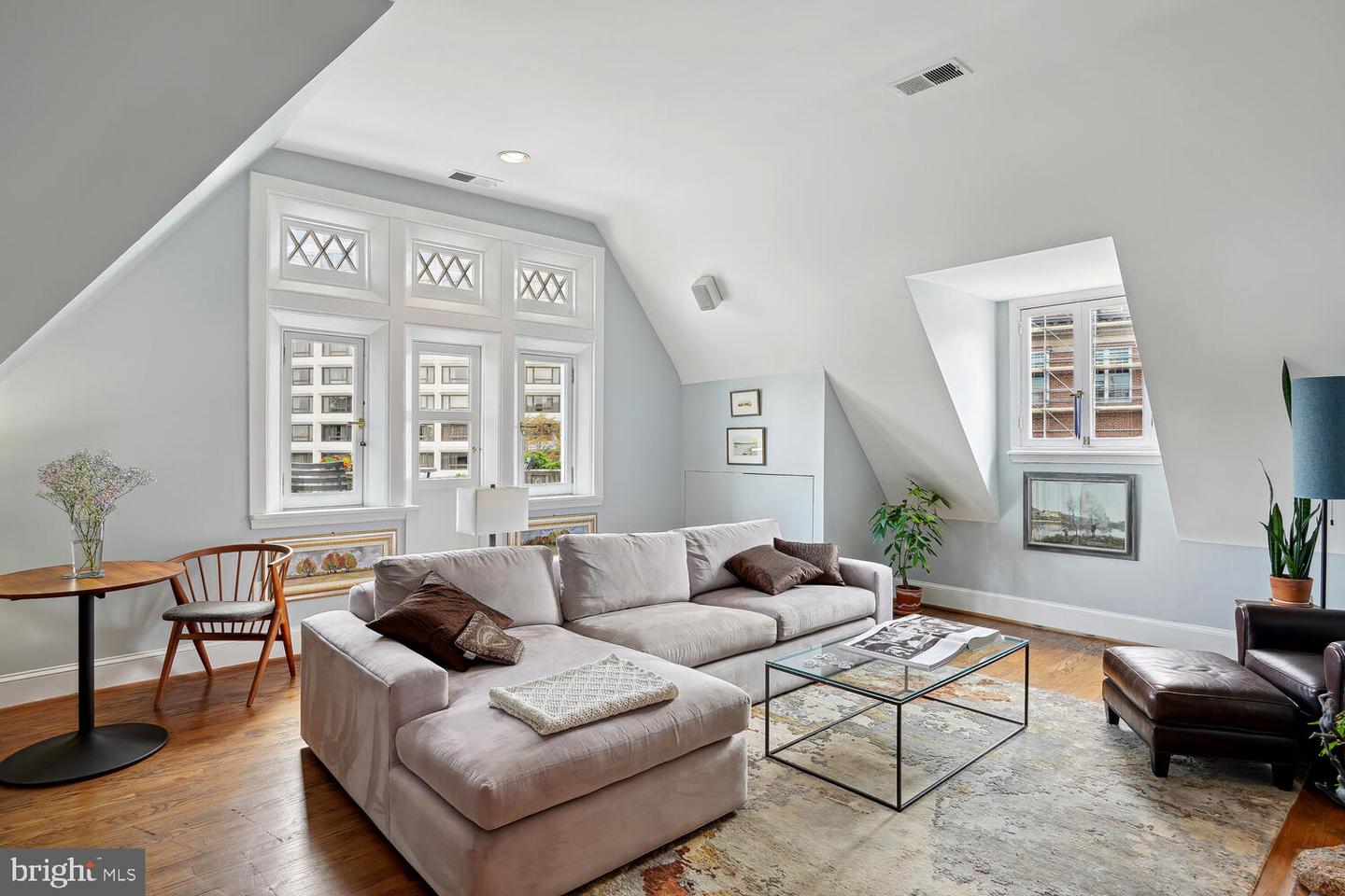 2001 19TH ST NW #10, WASHINGTON, District Of Columbia 20009, 2 Bedrooms Bedrooms, 5 Rooms Rooms,2 BathroomsBathrooms,Residential,For sale,2001 19TH ST NW #10,DCDC2201720 MLS # DCDC2201720