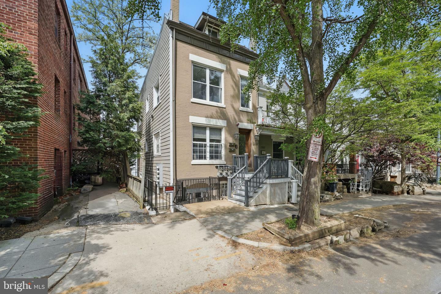 2300 17TH ST NW, WASHINGTON, District Of Columbia 20009, 6 Bedrooms Bedrooms, ,6 BathroomsBathrooms,Residential,For sale,2300 17TH ST NW,DCDC2201776 MLS # DCDC2201776