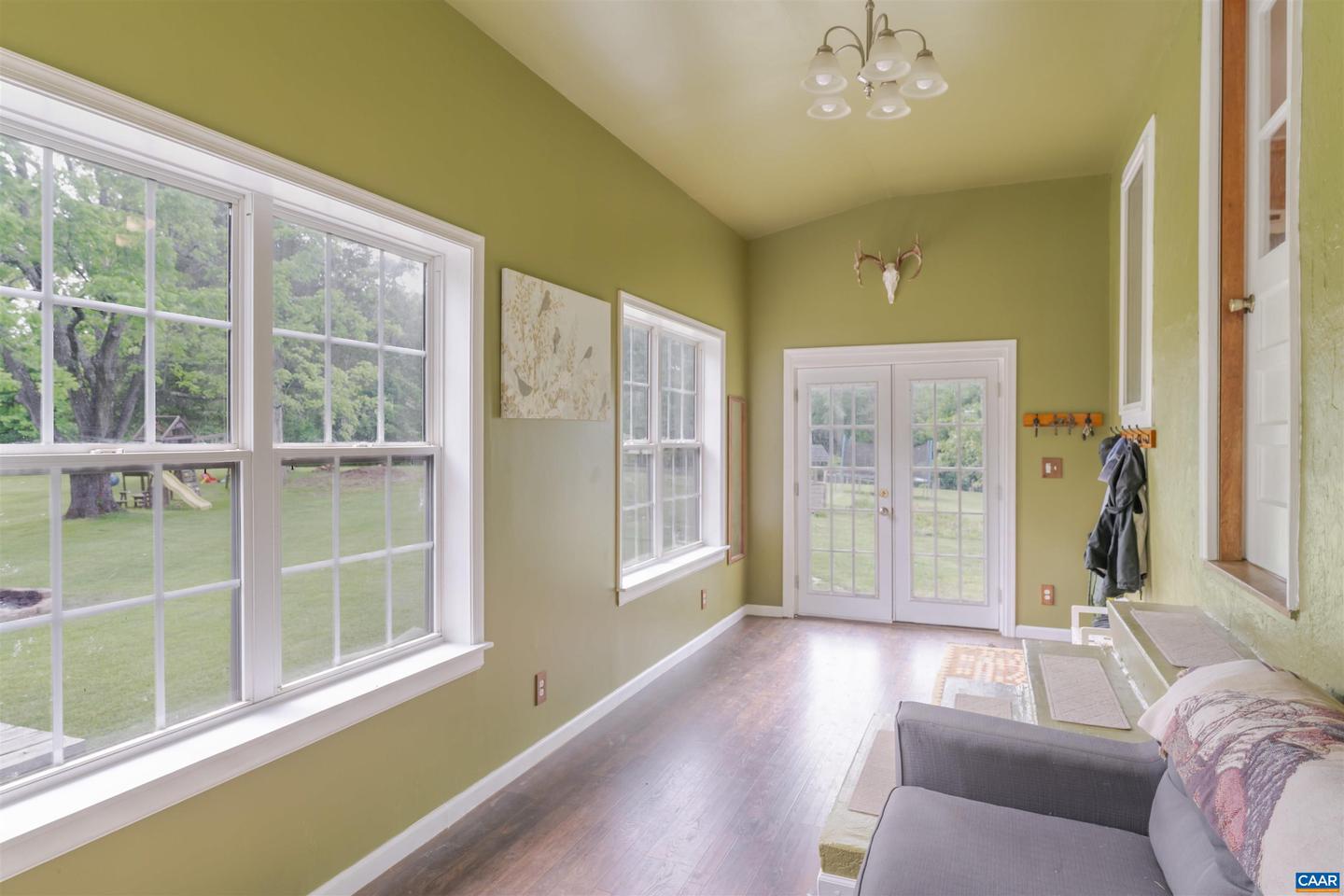 5072 SCOTTSVILLE RD, CHARLOTTESVILLE, Virginia 22902, 3 Bedrooms Bedrooms, ,1 BathroomBathrooms,Residential,For sale,5072 SCOTTSVILLE RD,664789 MLS # 664789