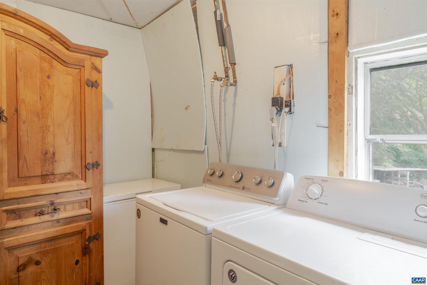 5072 SCOTTSVILLE RD, CHARLOTTESVILLE, Virginia 22902, 3 Bedrooms Bedrooms, ,1 BathroomBathrooms,Residential,For sale,5072 SCOTTSVILLE RD,664789 MLS # 664789