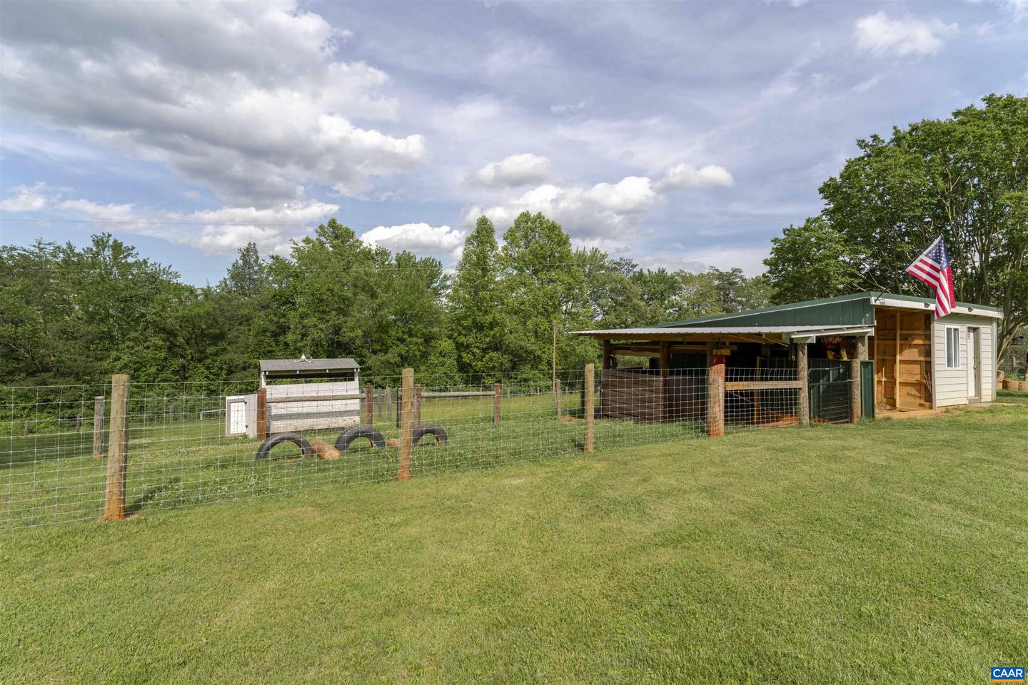 5072 SCOTTSVILLE RD, CHARLOTTESVILLE, Virginia 22902, 3 Bedrooms Bedrooms, ,1 BathroomBathrooms,Residential,For sale,5072 SCOTTSVILLE RD,664789 MLS # 664789