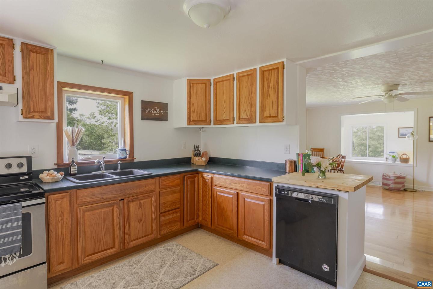 5072 SCOTTSVILLE RD, CHARLOTTESVILLE, Virginia 22902, 3 Bedrooms Bedrooms, ,1 BathroomBathrooms,Residential,For sale,5072 SCOTTSVILLE RD,664789 MLS # 664789