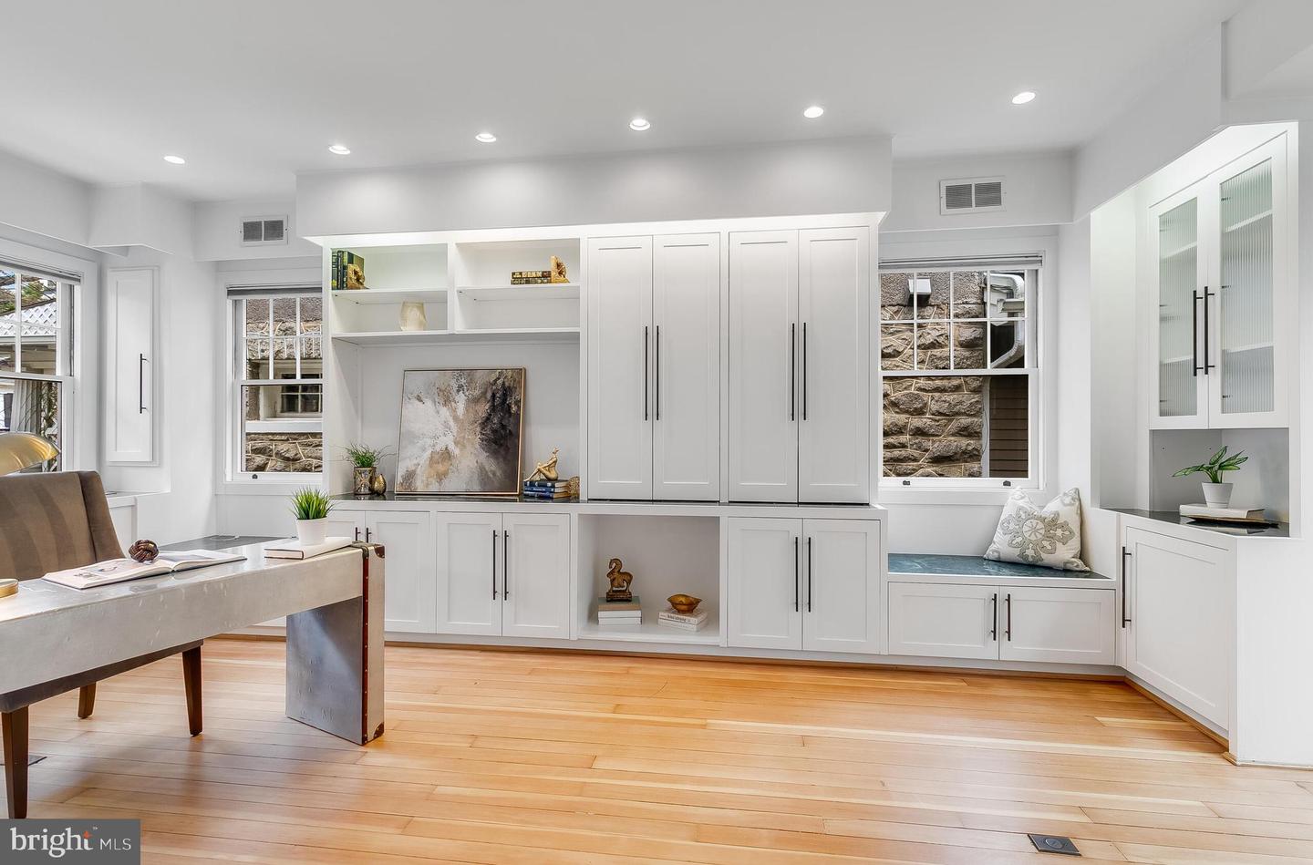 2950 MACOMB ST NW, WASHINGTON, District Of Columbia 20008, 6 Bedrooms Bedrooms, ,4 BathroomsBathrooms,Residential,For sale,2950 MACOMB ST NW,DCDC2201786 MLS # DCDC2201786
