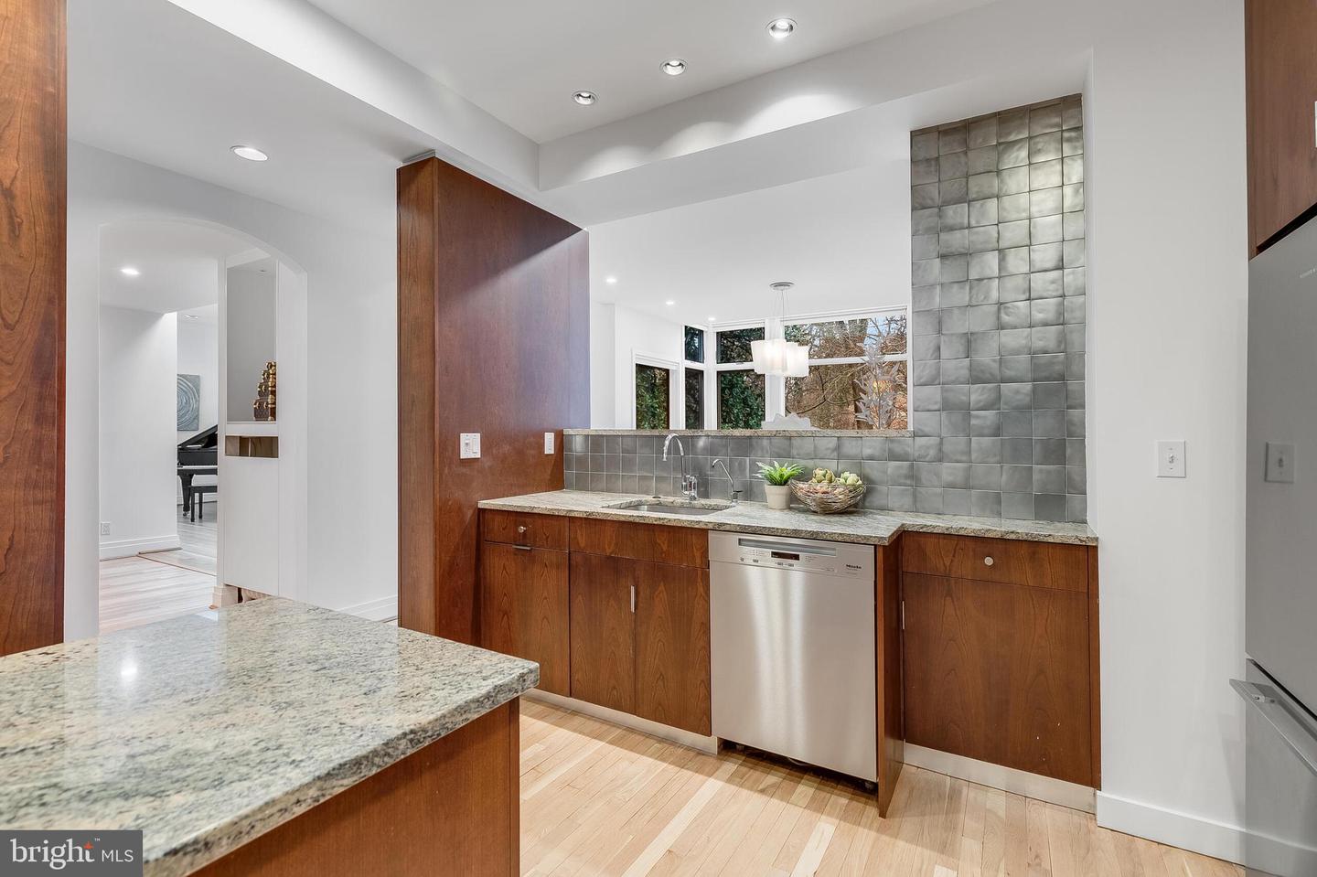 2950 MACOMB ST NW, WASHINGTON, District Of Columbia 20008, 6 Bedrooms Bedrooms, ,4 BathroomsBathrooms,Residential,For sale,2950 MACOMB ST NW,DCDC2201786 MLS # DCDC2201786