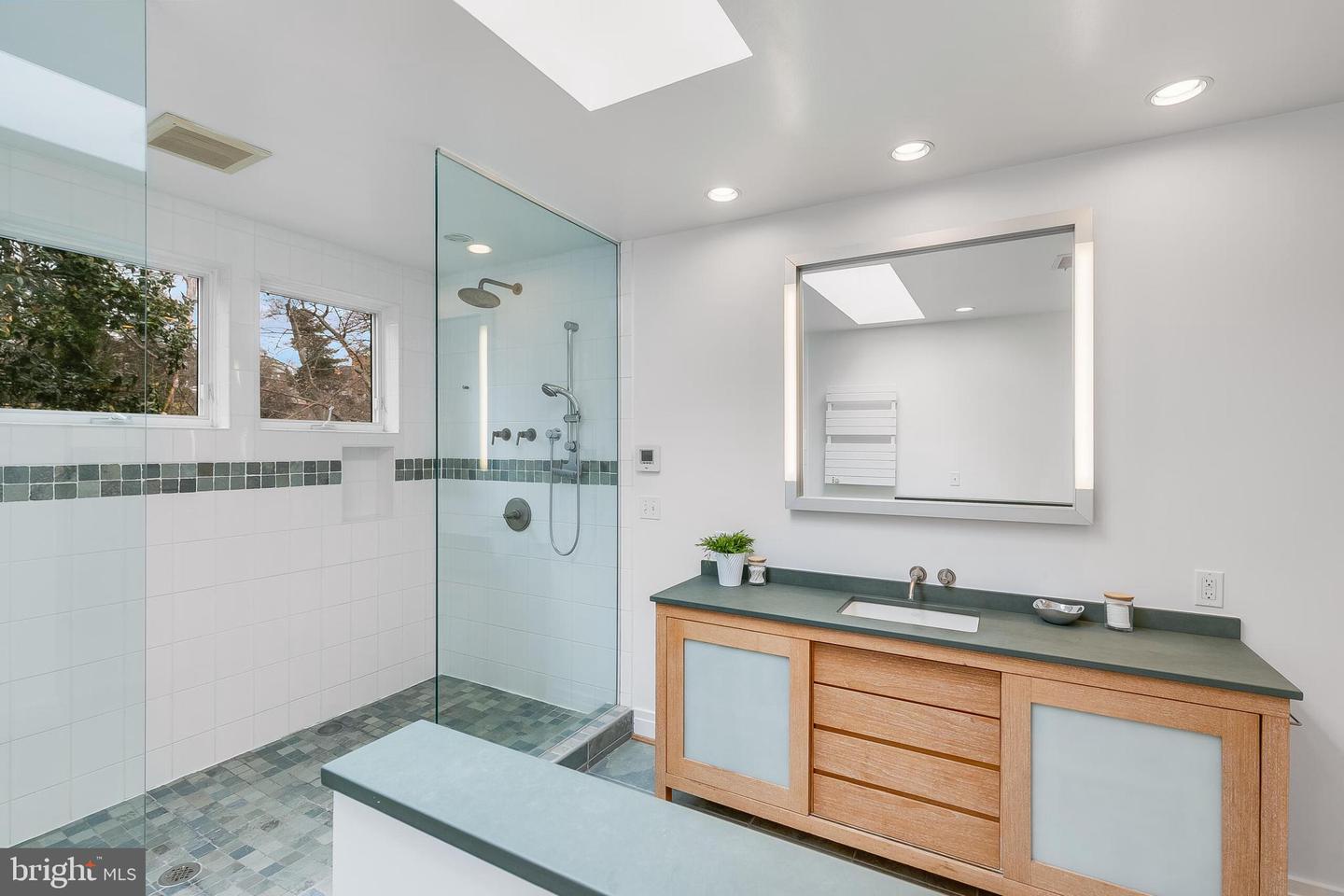 2950 MACOMB ST NW, WASHINGTON, District Of Columbia 20008, 6 Bedrooms Bedrooms, ,4 BathroomsBathrooms,Residential,For sale,2950 MACOMB ST NW,DCDC2201786 MLS # DCDC2201786