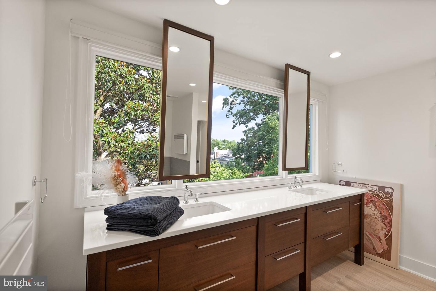 4611 16TH ST NW, WASHINGTON, District Of Columbia 20011, 5 Bedrooms Bedrooms, ,3 BathroomsBathrooms,Residential,For sale,4611 16TH ST NW,DCDC2185620 MLS # DCDC2185620