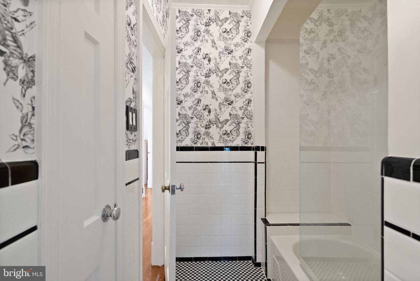 4611 16TH ST NW, WASHINGTON, District Of Columbia 20011, 5 Bedrooms Bedrooms, ,3 BathroomsBathrooms,Residential,For sale,4611 16TH ST NW,DCDC2185620 MLS # DCDC2185620