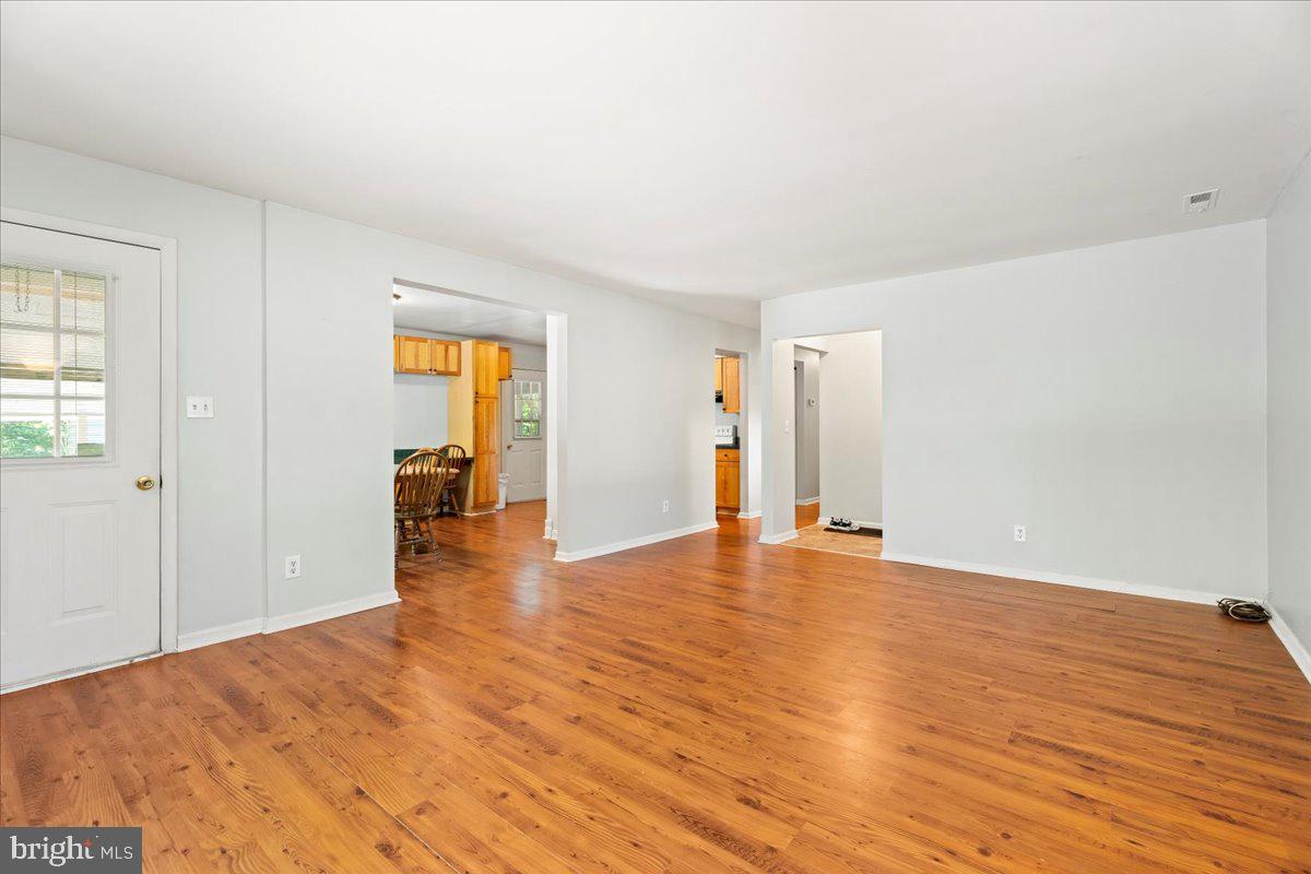 803 LAKE CAROLINE DR, RUTHER GLEN, Virginia 22546, 3 Bedrooms Bedrooms, ,2 BathroomsBathrooms,Residential,For sale,803 LAKE CAROLINE DR,VACV2007606 MLS # VACV2007606