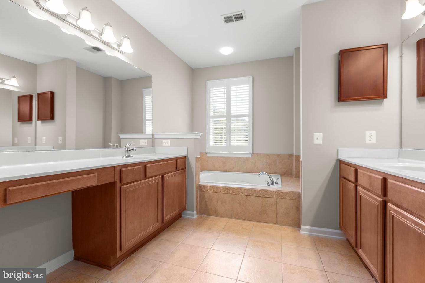13962 GREENDALE DR, WOODBRIDGE, Virginia 22191, 3 Bedrooms Bedrooms, ,3 BathroomsBathrooms,Residential,For sale,13962 GREENDALE DR,VAPW2088954 MLS # VAPW2088954
