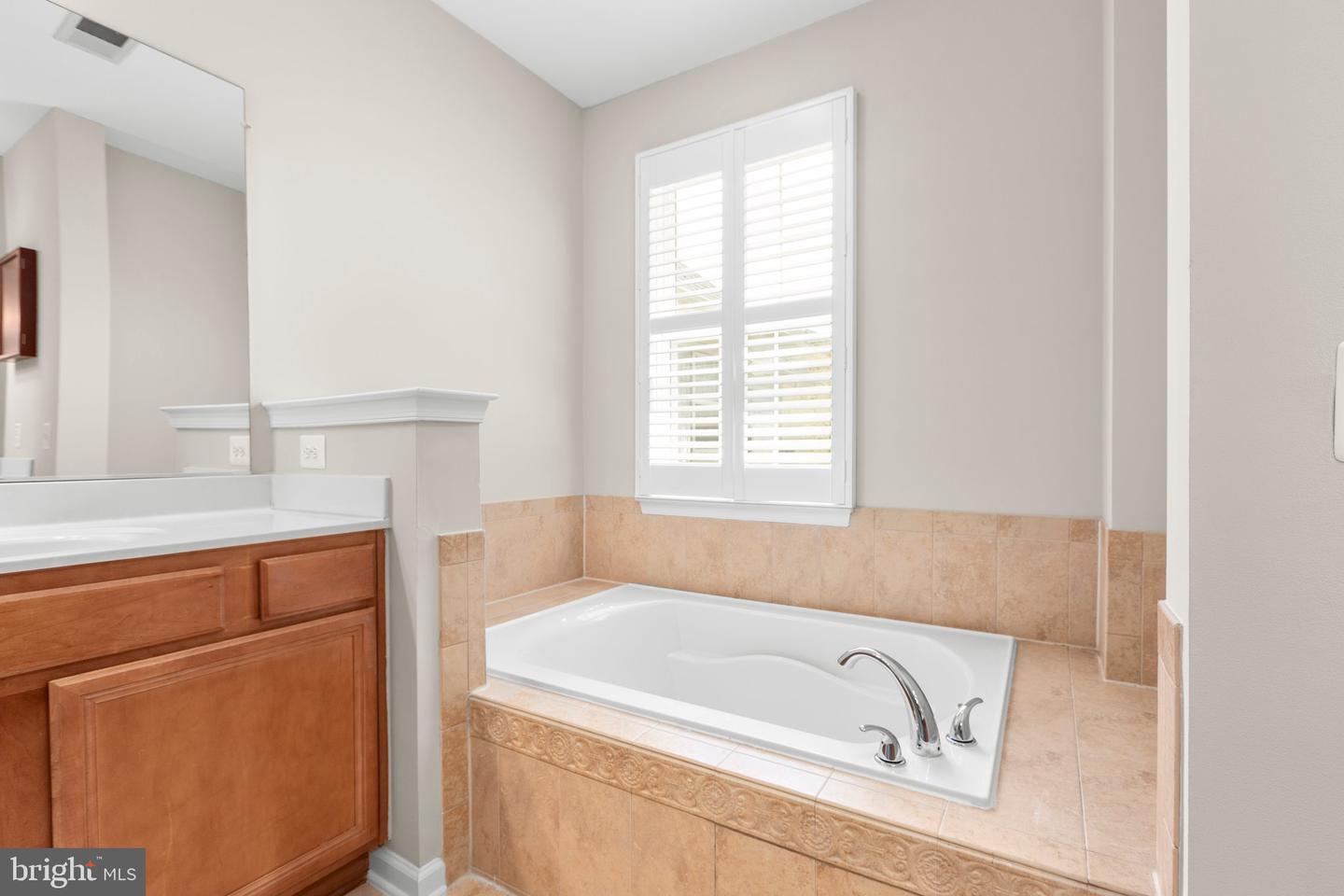 13962 GREENDALE DR, WOODBRIDGE, Virginia 22191, 3 Bedrooms Bedrooms, ,3 BathroomsBathrooms,Residential,For sale,13962 GREENDALE DR,VAPW2088954 MLS # VAPW2088954