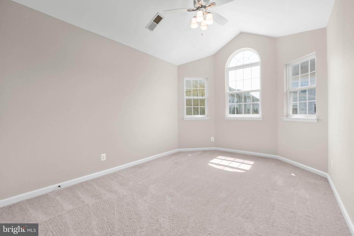 13962 GREENDALE DR, WOODBRIDGE, Virginia 22191, 3 Bedrooms Bedrooms, ,3 BathroomsBathrooms,Residential,For sale,13962 GREENDALE DR,VAPW2088954 MLS # VAPW2088954