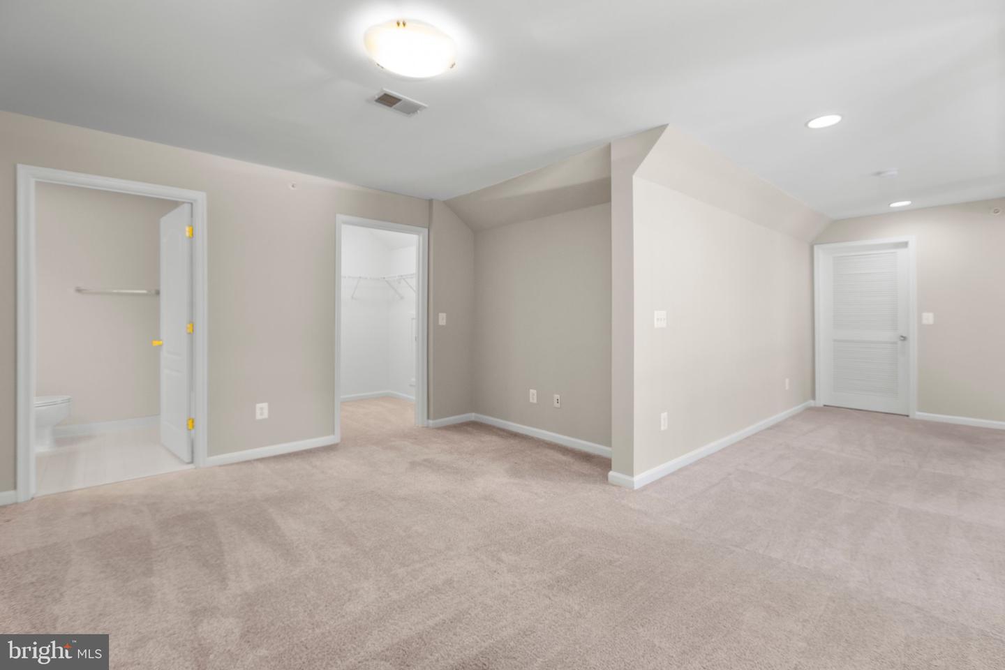 13962 GREENDALE DR, WOODBRIDGE, Virginia 22191, 3 Bedrooms Bedrooms, ,3 BathroomsBathrooms,Residential,For sale,13962 GREENDALE DR,VAPW2088954 MLS # VAPW2088954