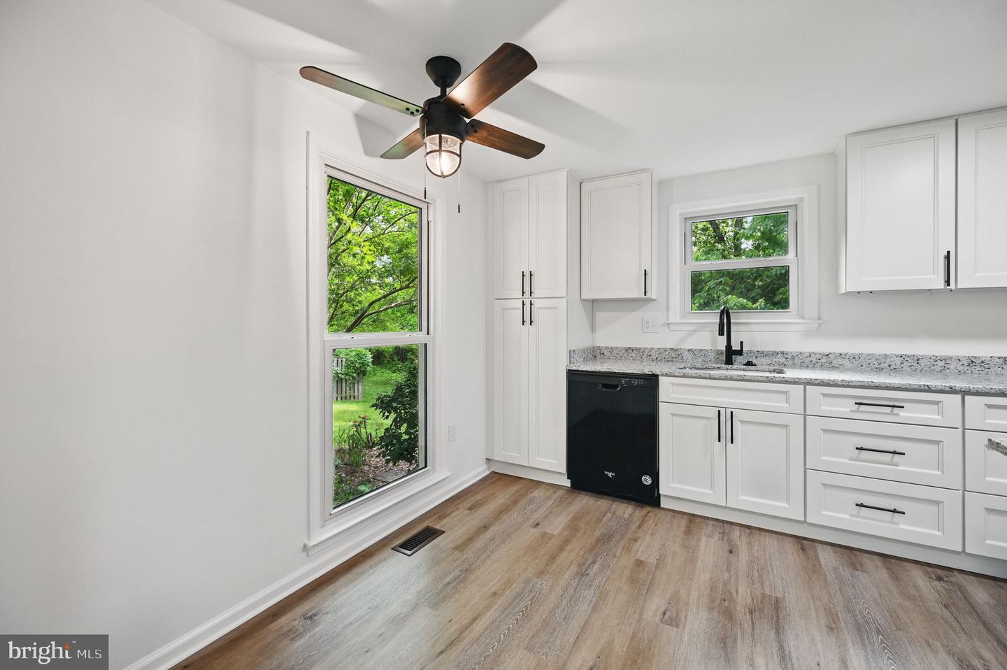 5914 GRISBY HOUSE CT, CENTREVILLE, Virginia 20120, 3 Bedrooms Bedrooms, ,2 BathroomsBathrooms,Residential,For sale,5914 GRISBY HOUSE CT,VAFX2229860 MLS # VAFX2229860