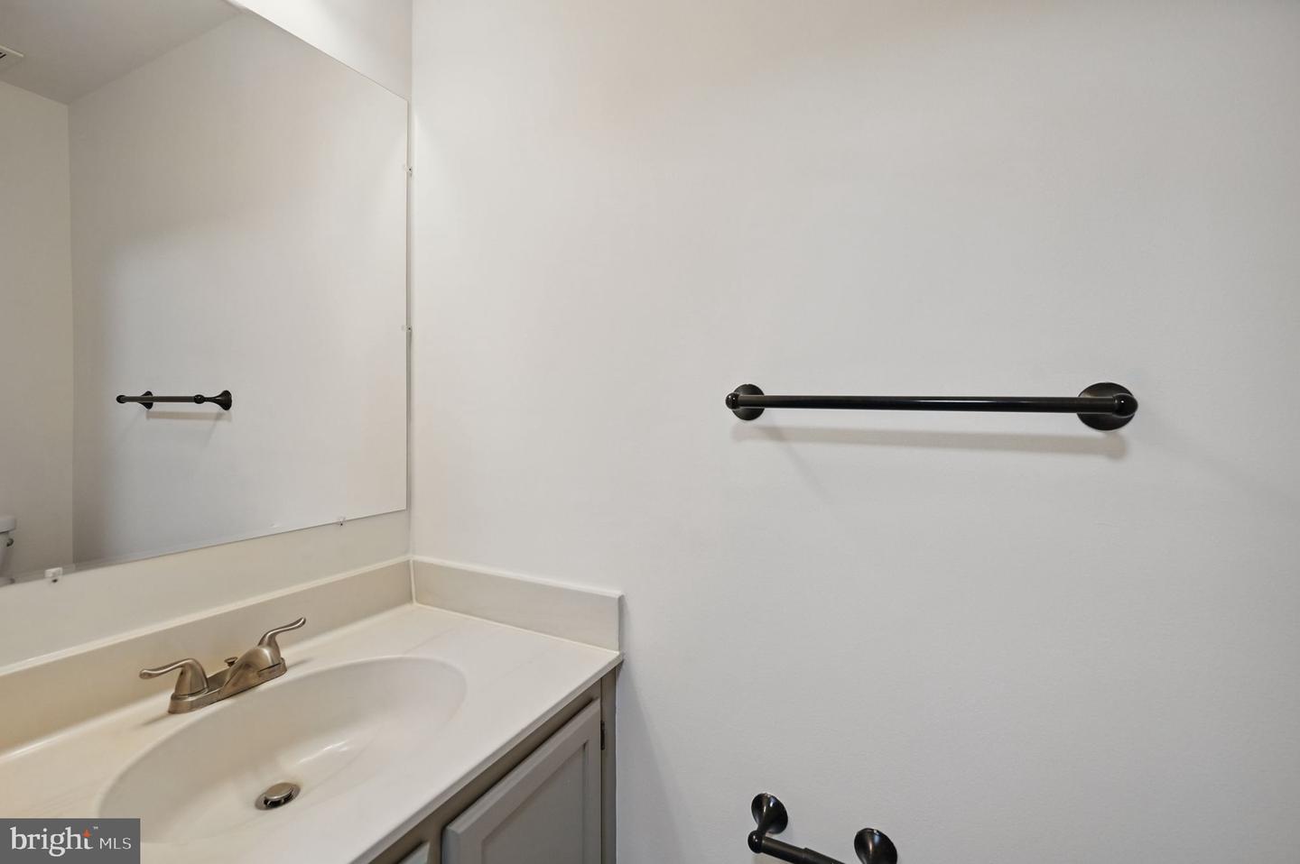 5914 GRISBY HOUSE CT, CENTREVILLE, Virginia 20120, 3 Bedrooms Bedrooms, ,2 BathroomsBathrooms,Residential,For sale,5914 GRISBY HOUSE CT,VAFX2229860 MLS # VAFX2229860
