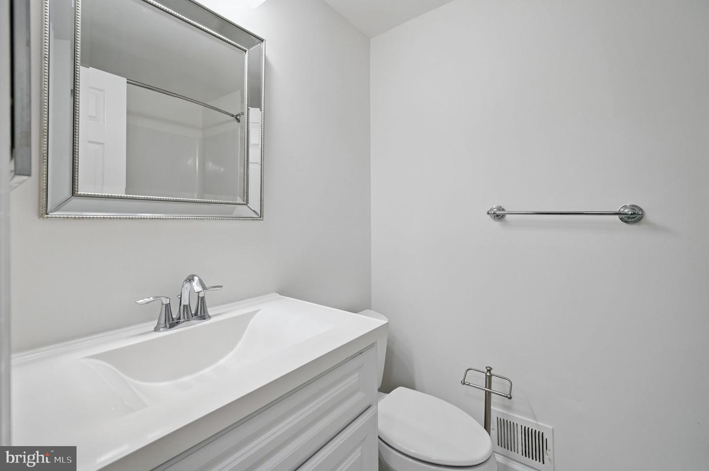 5914 GRISBY HOUSE CT, CENTREVILLE, Virginia 20120, 3 Bedrooms Bedrooms, ,2 BathroomsBathrooms,Residential,For sale,5914 GRISBY HOUSE CT,VAFX2229860 MLS # VAFX2229860