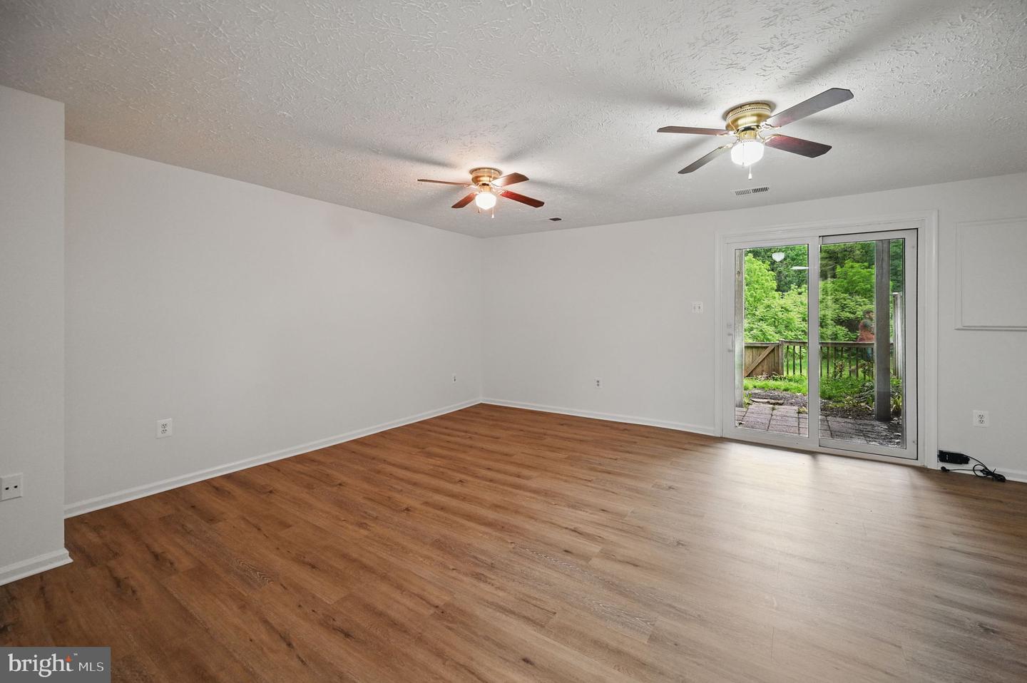 5914 GRISBY HOUSE CT, CENTREVILLE, Virginia 20120, 3 Bedrooms Bedrooms, ,2 BathroomsBathrooms,Residential,For sale,5914 GRISBY HOUSE CT,VAFX2229860 MLS # VAFX2229860
