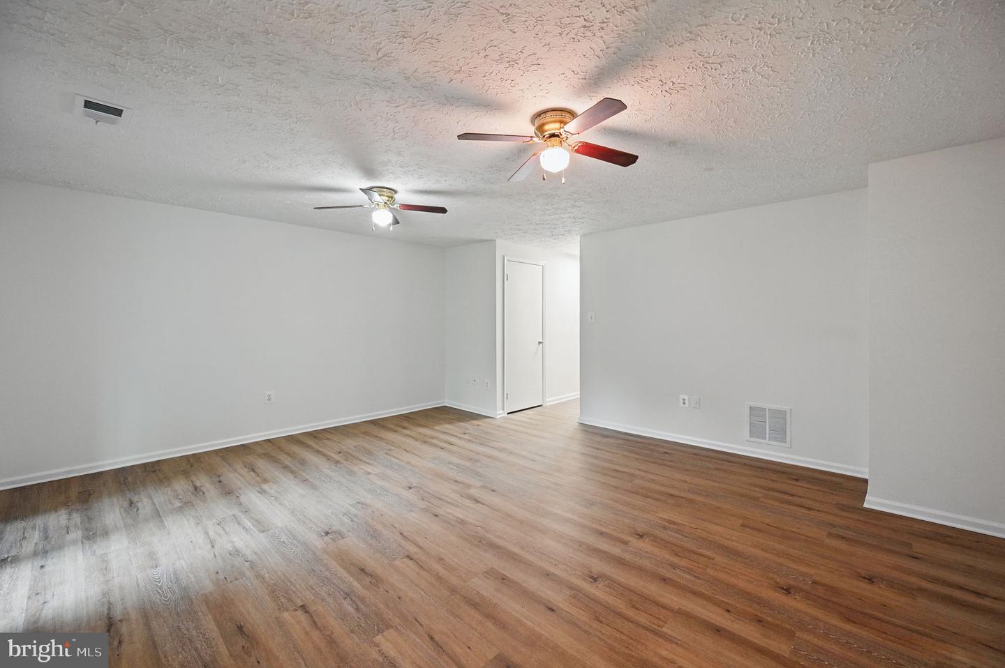5914 GRISBY HOUSE CT, CENTREVILLE, Virginia 20120, 3 Bedrooms Bedrooms, ,2 BathroomsBathrooms,Residential,For sale,5914 GRISBY HOUSE CT,VAFX2229860 MLS # VAFX2229860
