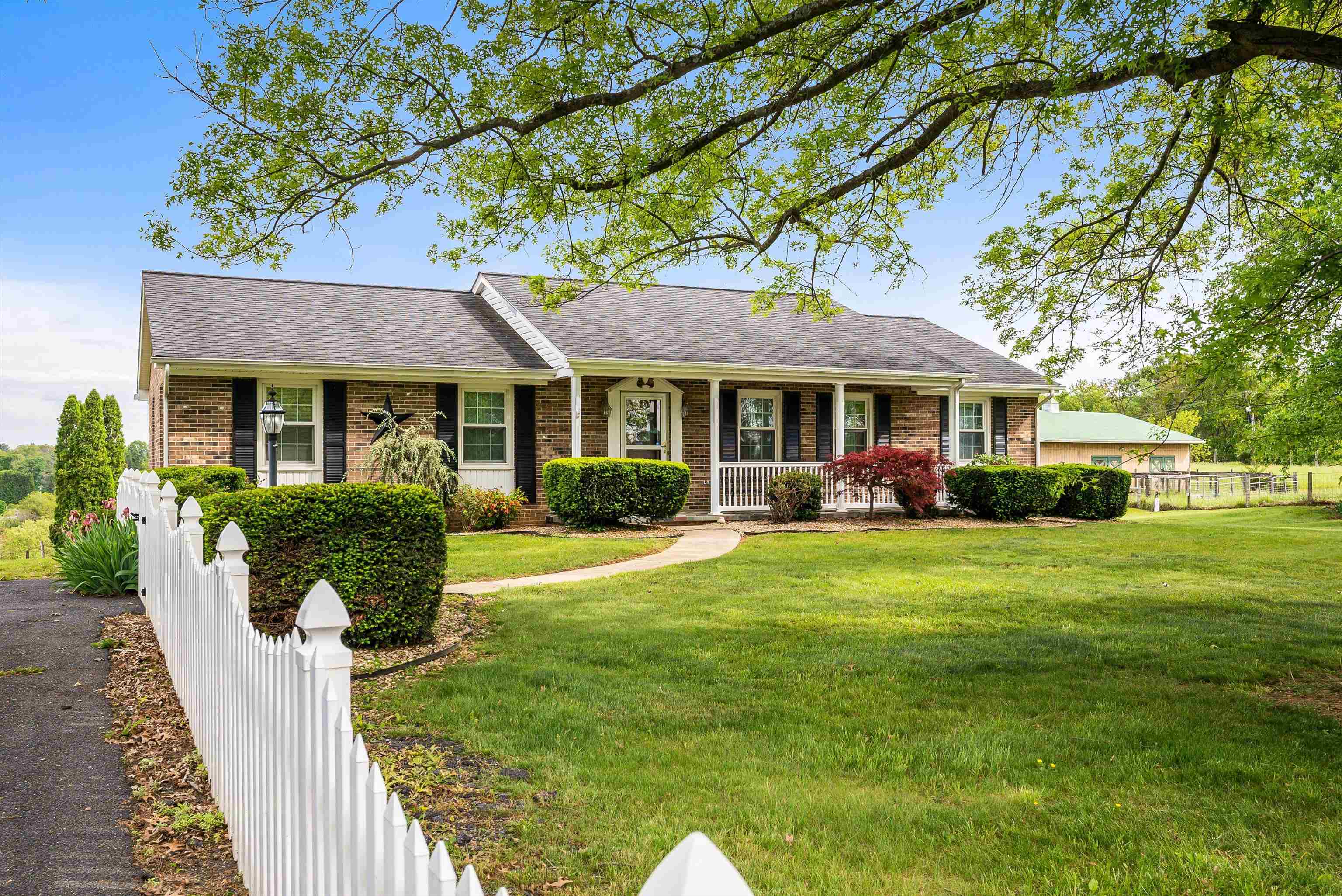 816 TODD RD, MOUNT SIDNEY, Virginia 24467, 3 Bedrooms Bedrooms, ,2 BathroomsBathrooms,Residential,26C-(1)-3 5.03 ROBERT L & ALTON C MAXWELL LAND,816 TODD RD,664790 MLS # 664790