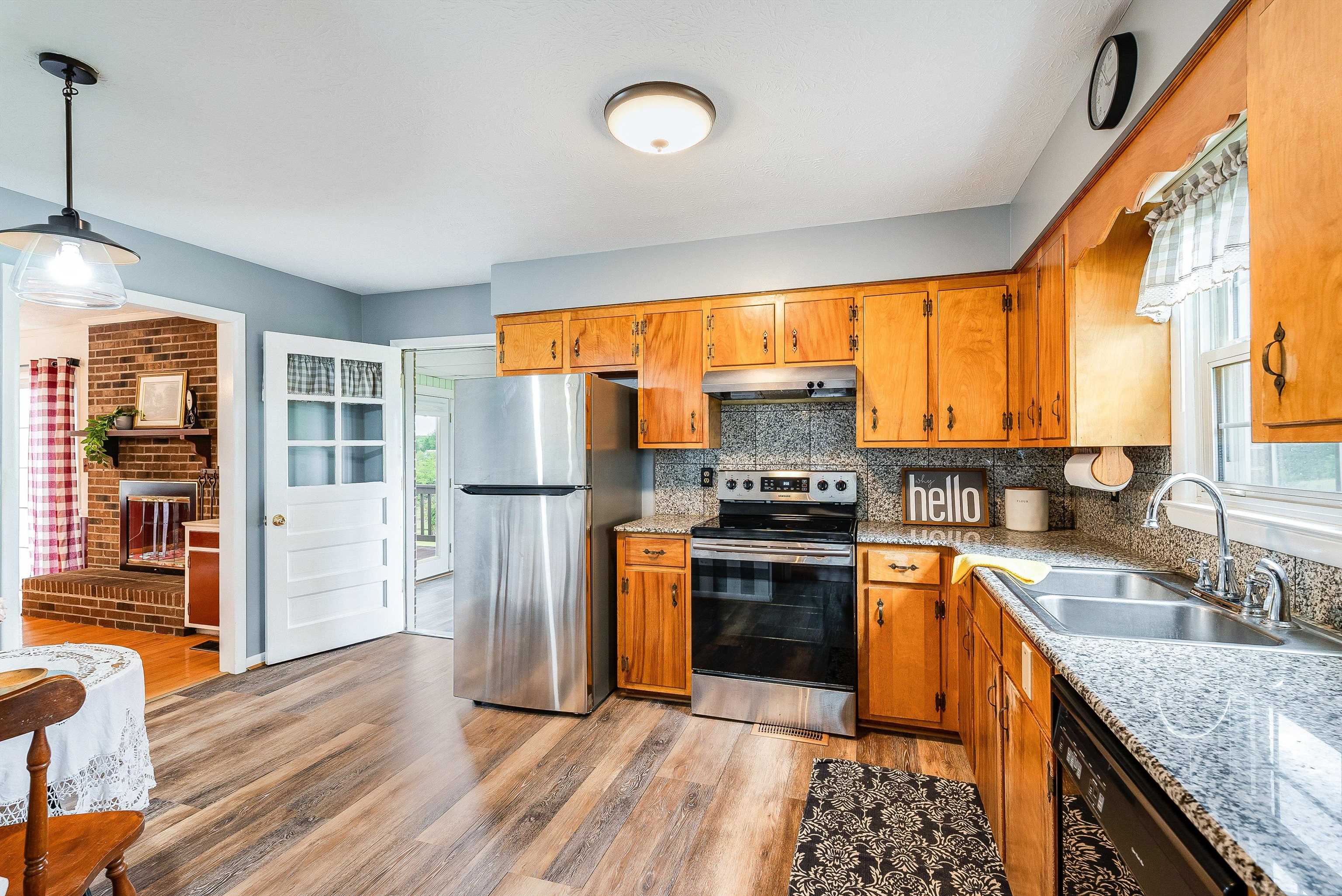 816 TODD RD, MOUNT SIDNEY, Virginia 24467, 3 Bedrooms Bedrooms, ,2 BathroomsBathrooms,Residential,26C-(1)-3 5.03 ROBERT L & ALTON C MAXWELL LAND,816 TODD RD,664790 MLS # 664790